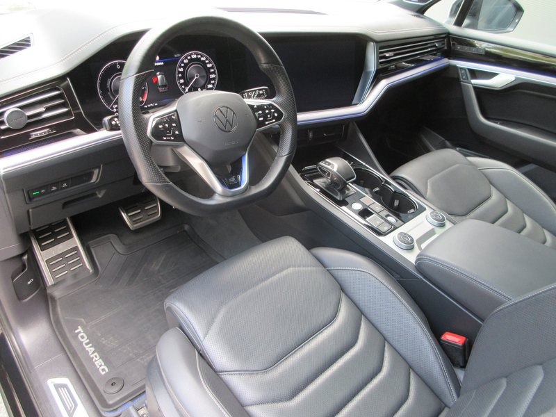 Volkswagen Touareg R eHybrid 4MOTION — photo 12