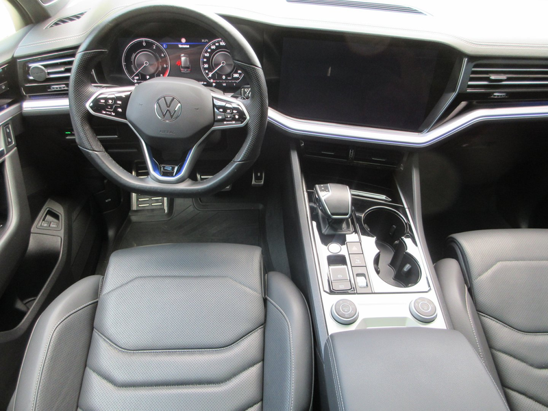 Volkswagen Touareg R eHybrid 4MOTION — photo 13