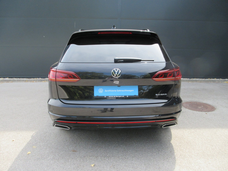 Volkswagen Touareg R eHybrid 4MOTION — photo 10