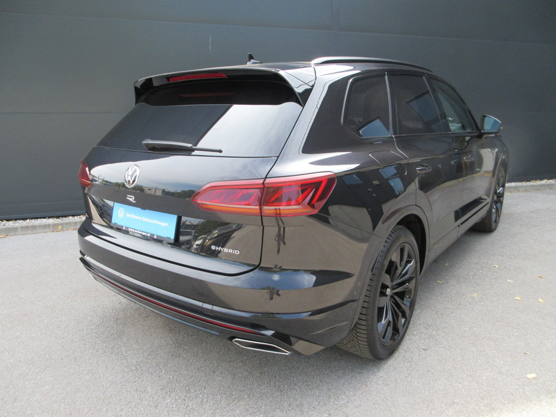 Volkswagen Touareg R eHybrid 4MOTION — photo 6
