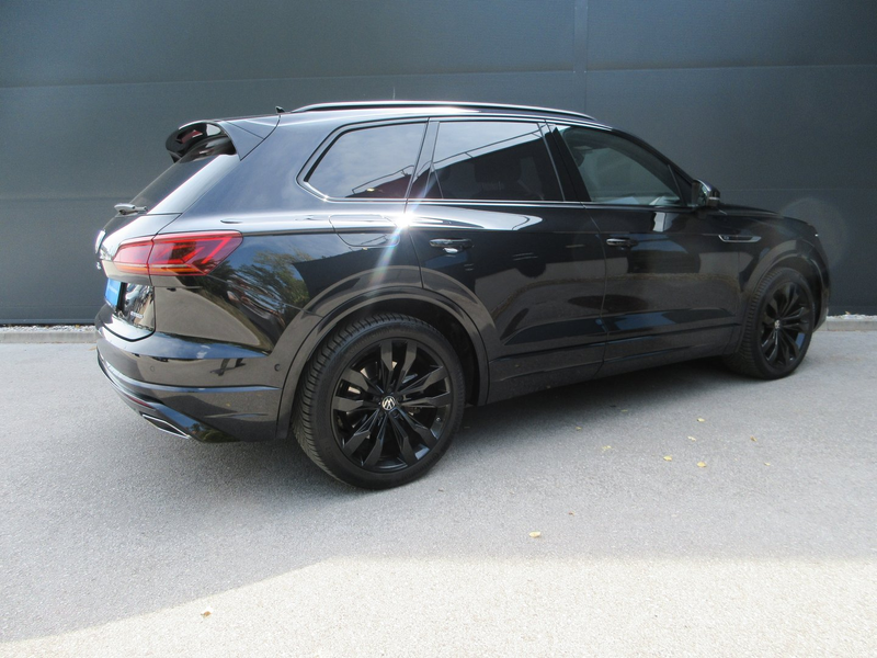 Volkswagen Touareg R eHybrid 4MOTION — photo 8