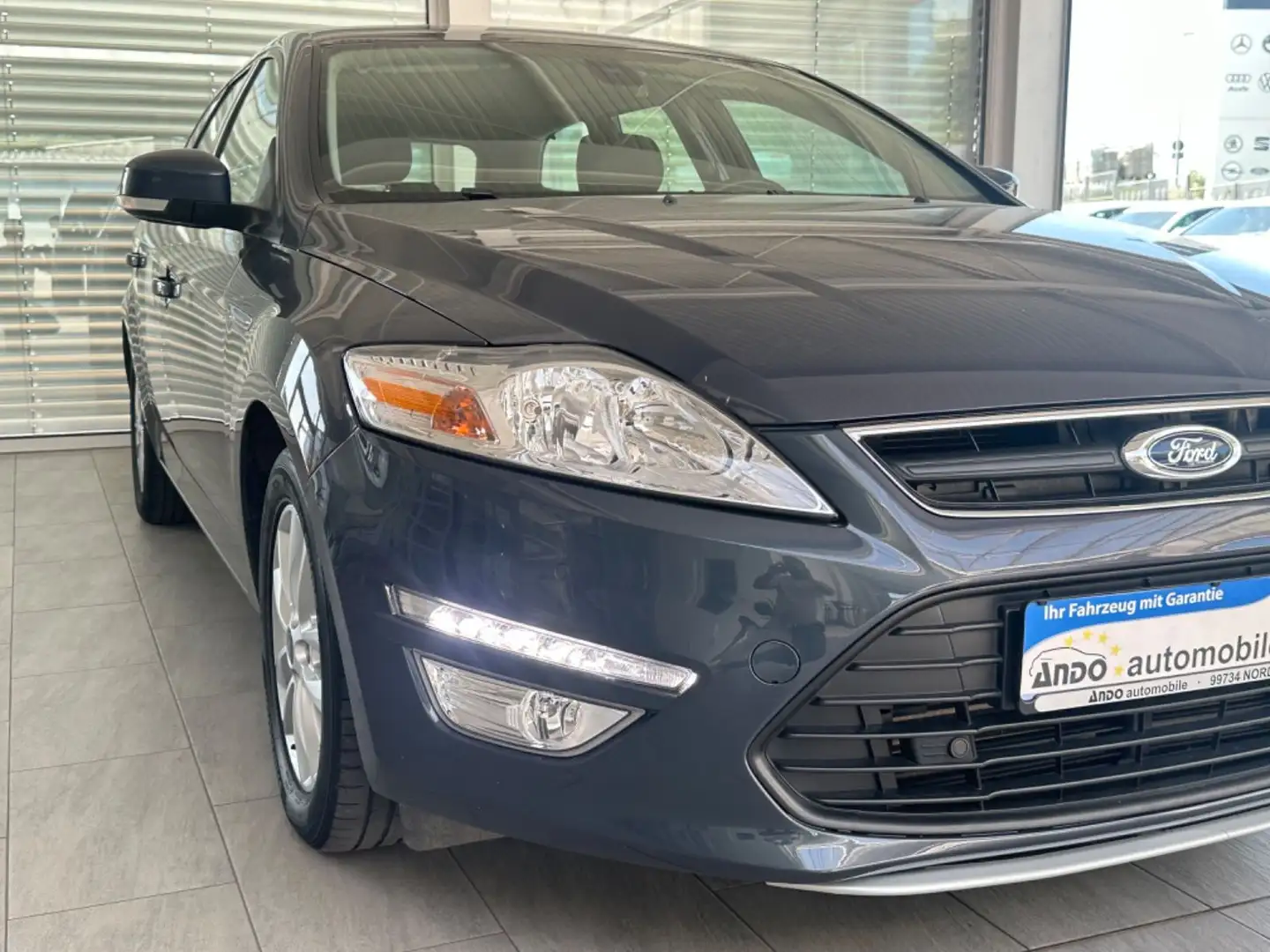 Ford Mondeo 1.6 Turnier Champions Edition*NAVI*PDC* Grijs - 2