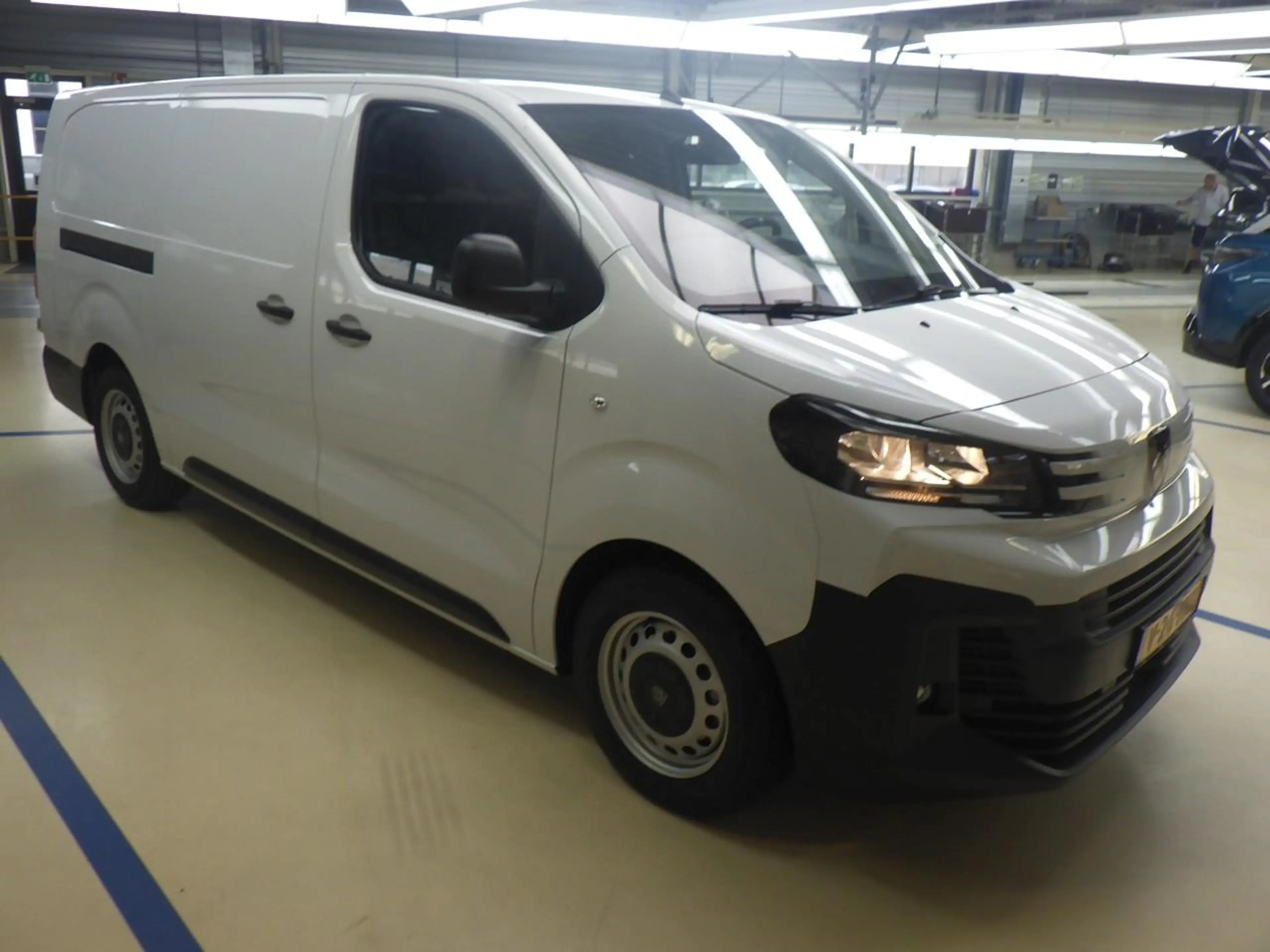 Peugeot e-Expert L3 75 kWh | 8 JAAR GARANTIE | CAMERA | NAVI | DRAA — photo 6