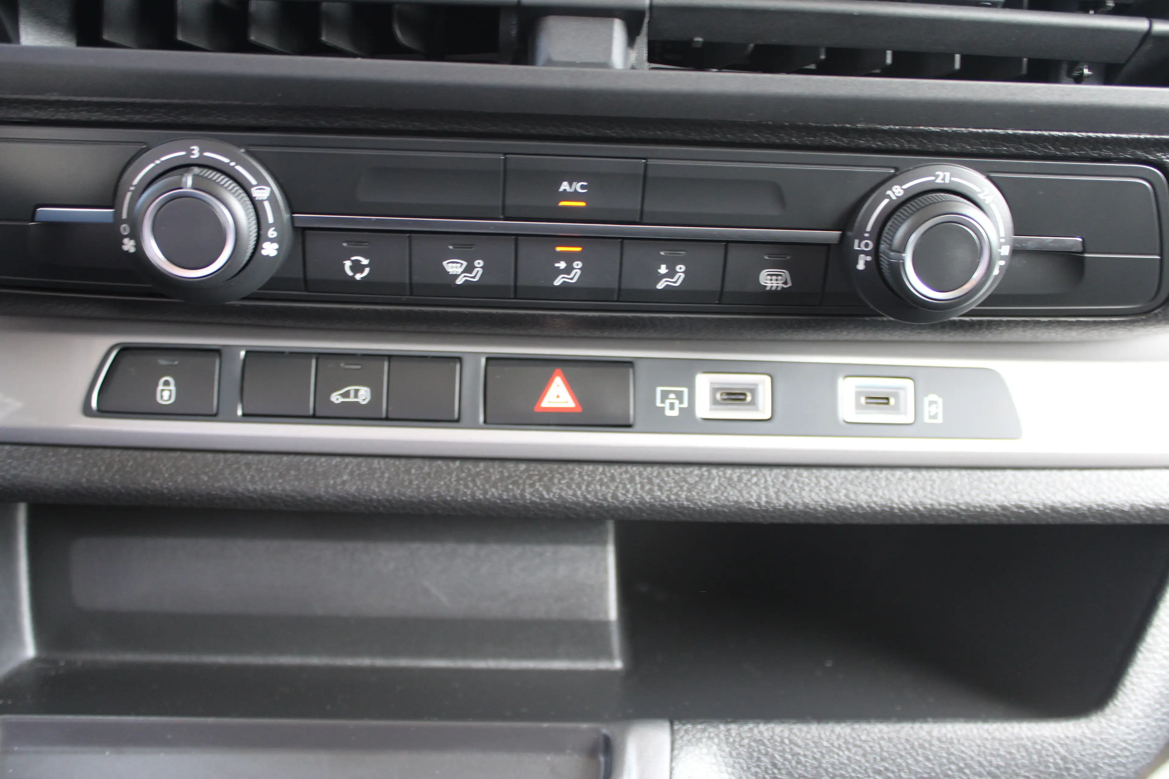 Peugeot e-Expert L3 75 kWh | 8 JAAR GARANTIE | CAMERA | NAVI | DRAA — photo 20