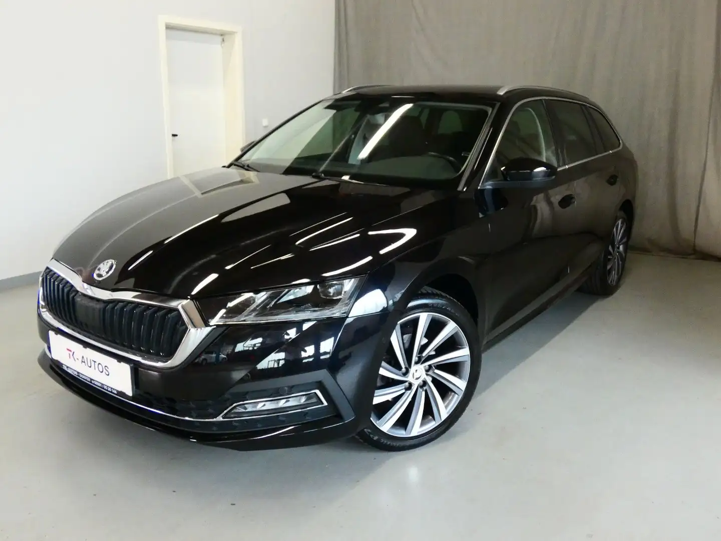 Skoda Octavia C.1.5 TSI,1.Hand,Navi,Tempo,LED,Pano,AHK Schwarz - 1
