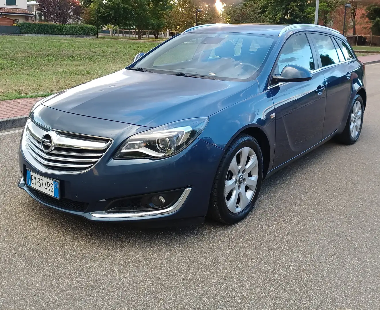 Opel Insignia Insignia I 2014 Sports Tourer 2.0 cdti Cosmo 140cv Bleu - 1