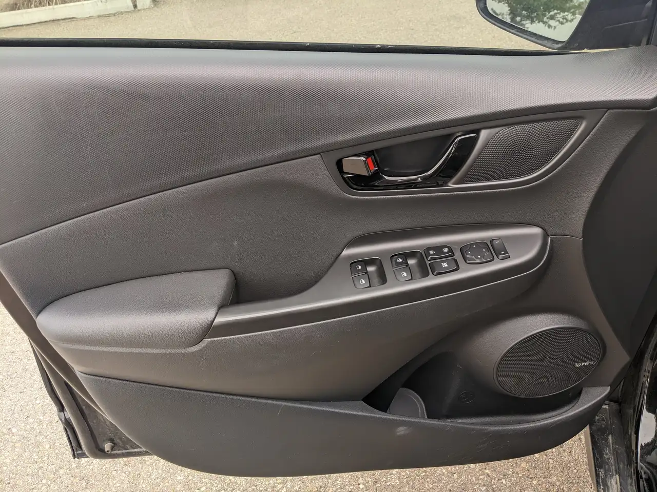 Hyundai KONA снимка Hyundai KONA