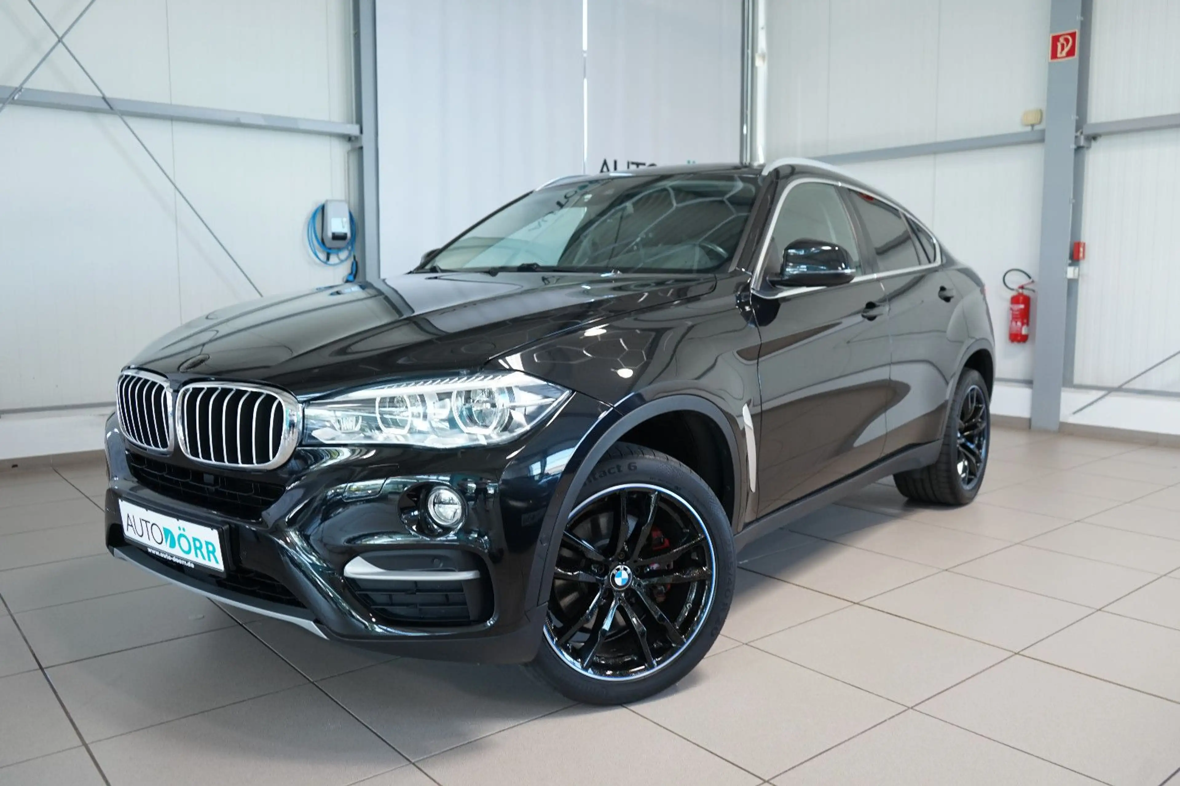 BMW X6 xDrive40d LED+AHK+HUD+Kamera+ACC+HiFi+Mwst.