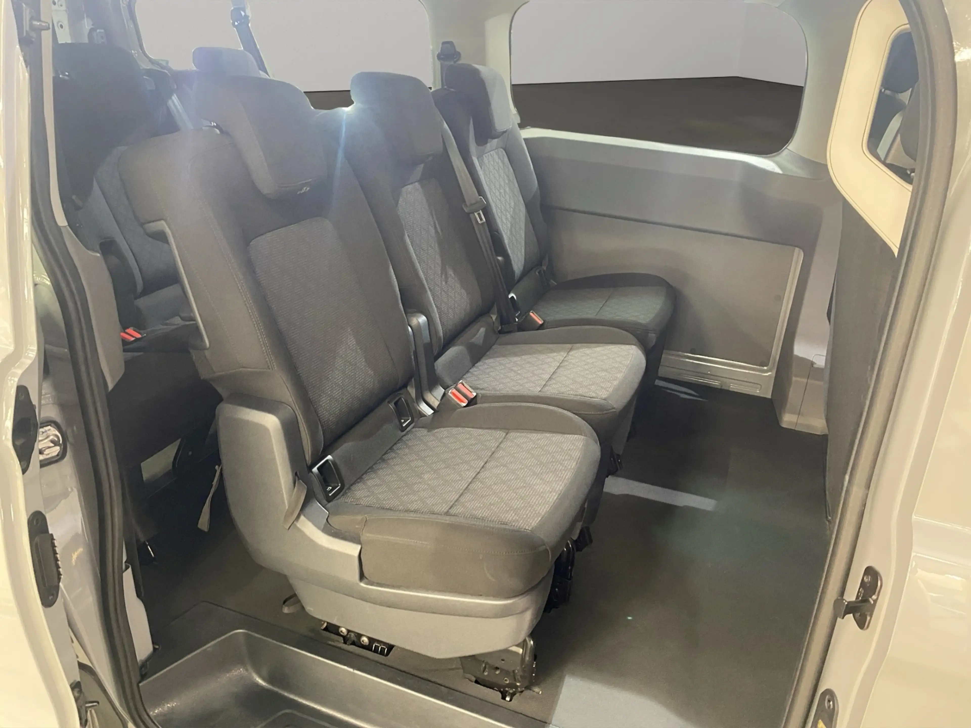 Volkswagen T7 Kombi T7 Transporter Kombi 2.0 TDI 8-Gang-Automatik Rad — photo 9