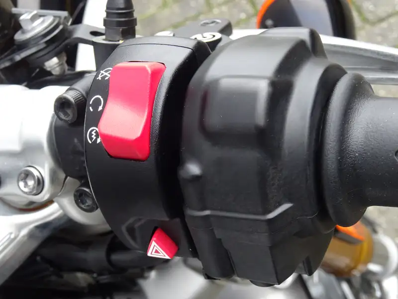 Triumph Thruxton - foto 8