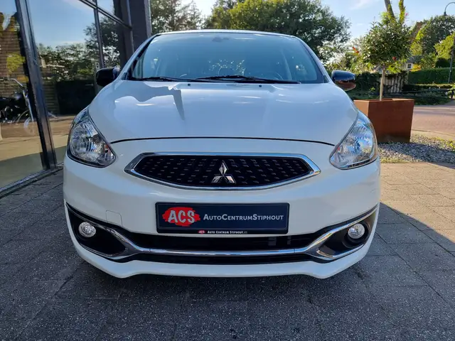Mitsubishi Space Star view 6