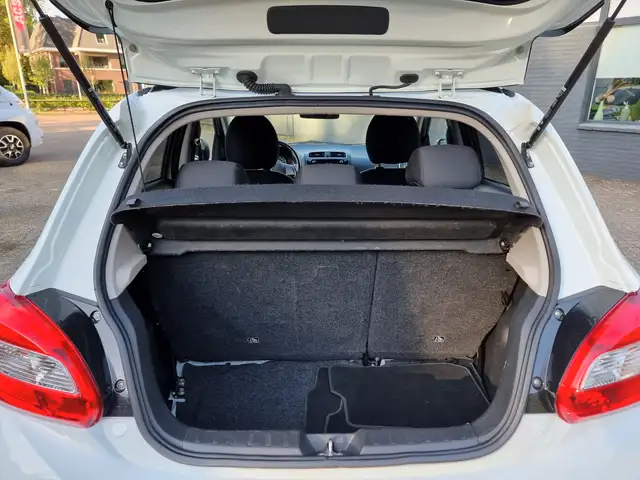 Mitsubishi Space Star view 10