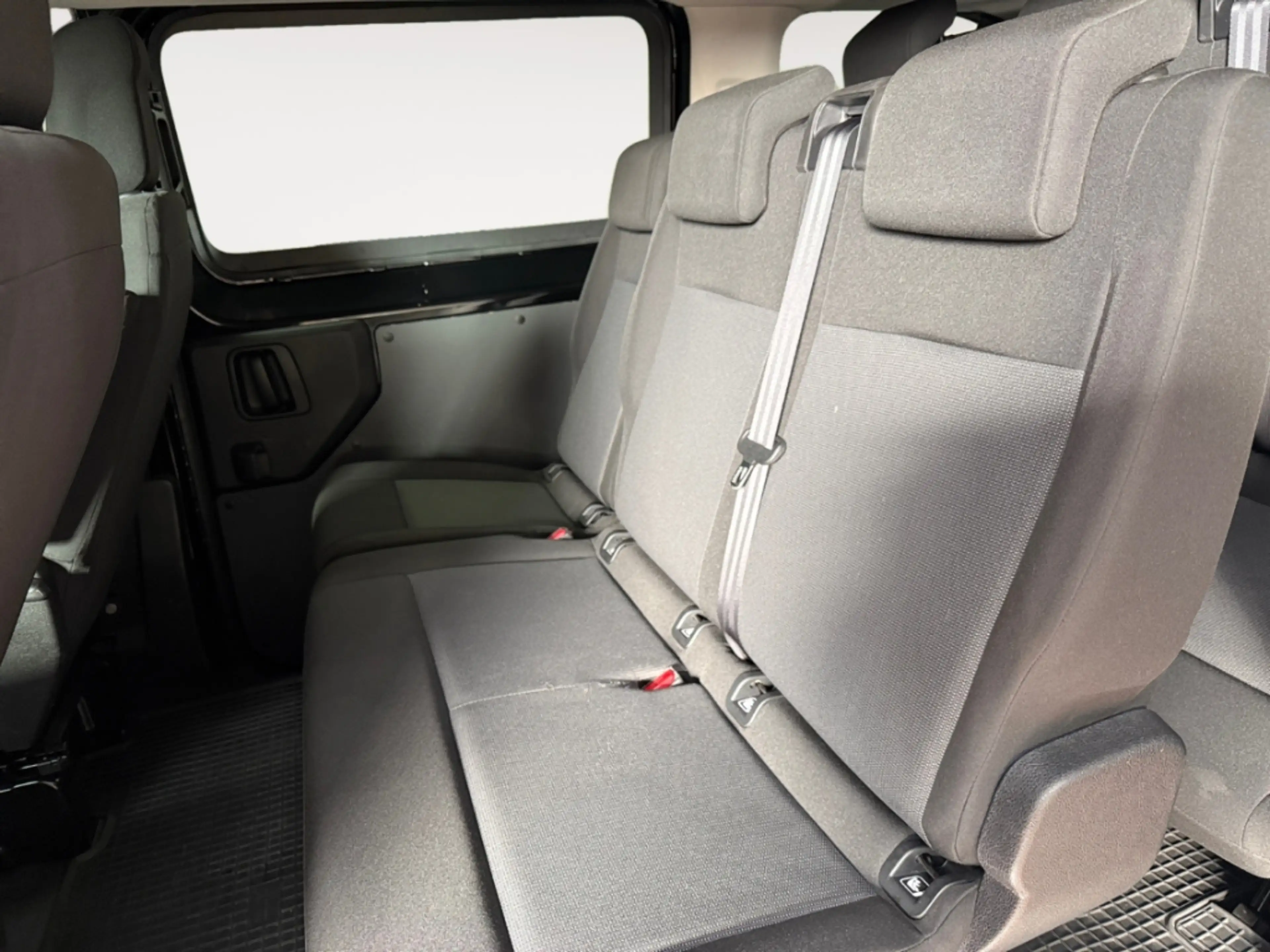 Opel Vivaro Kombi 8 Sitzer AUTOMATIK ALLWETTER AHK KAMERA APPL — photo 12