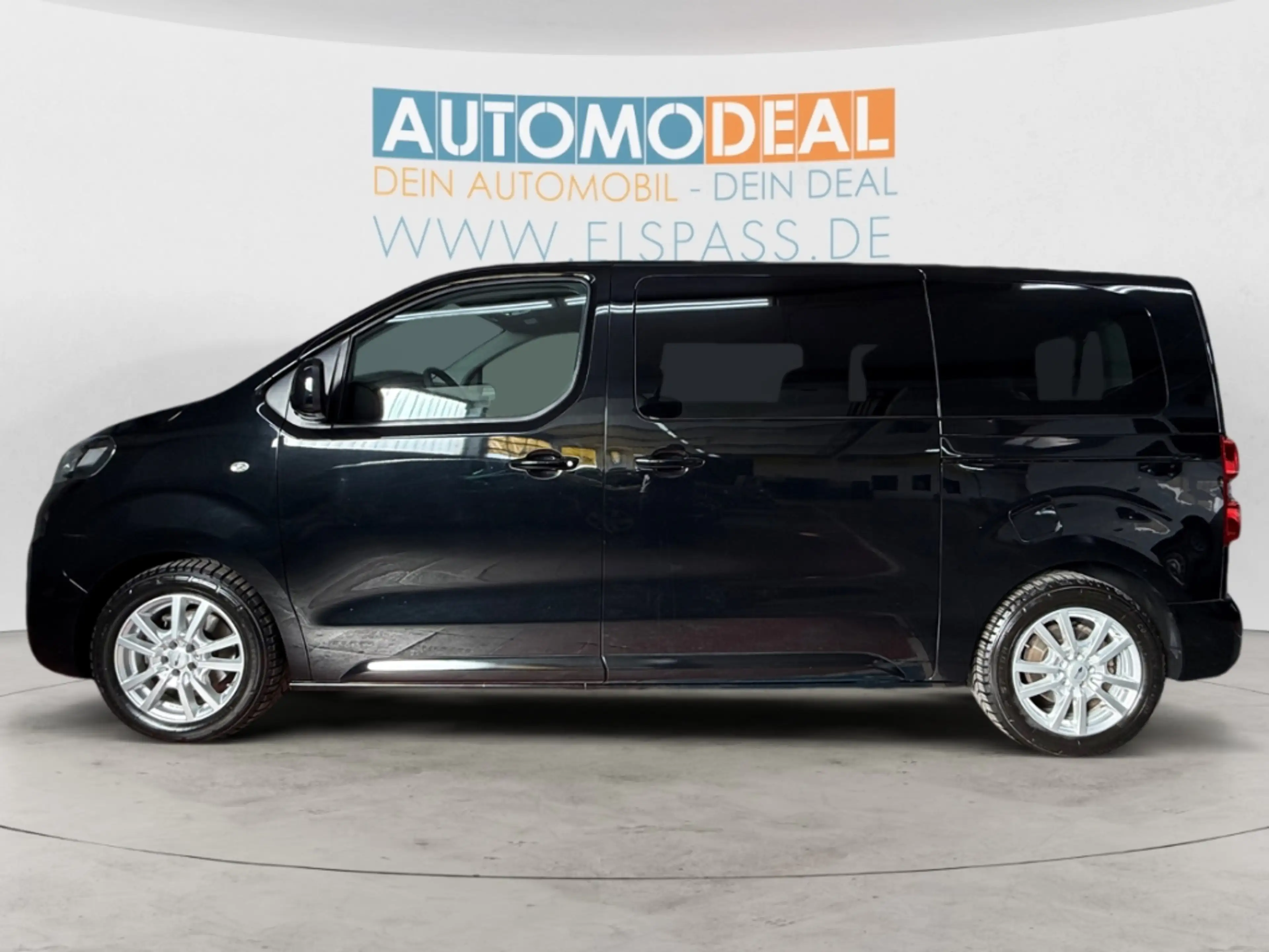 Opel Vivaro Kombi 8 Sitzer AUTOMATIK ALLWETTER AHK KAMERA APPL — photo 8