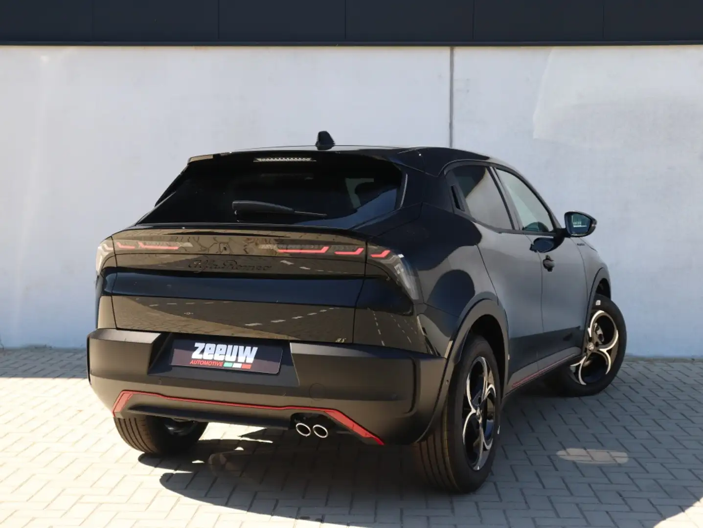 Alfa Romeo Junior 1.2 Turbo 136 PK Ibrida Speciale | Techno | Corsa Noir - 2