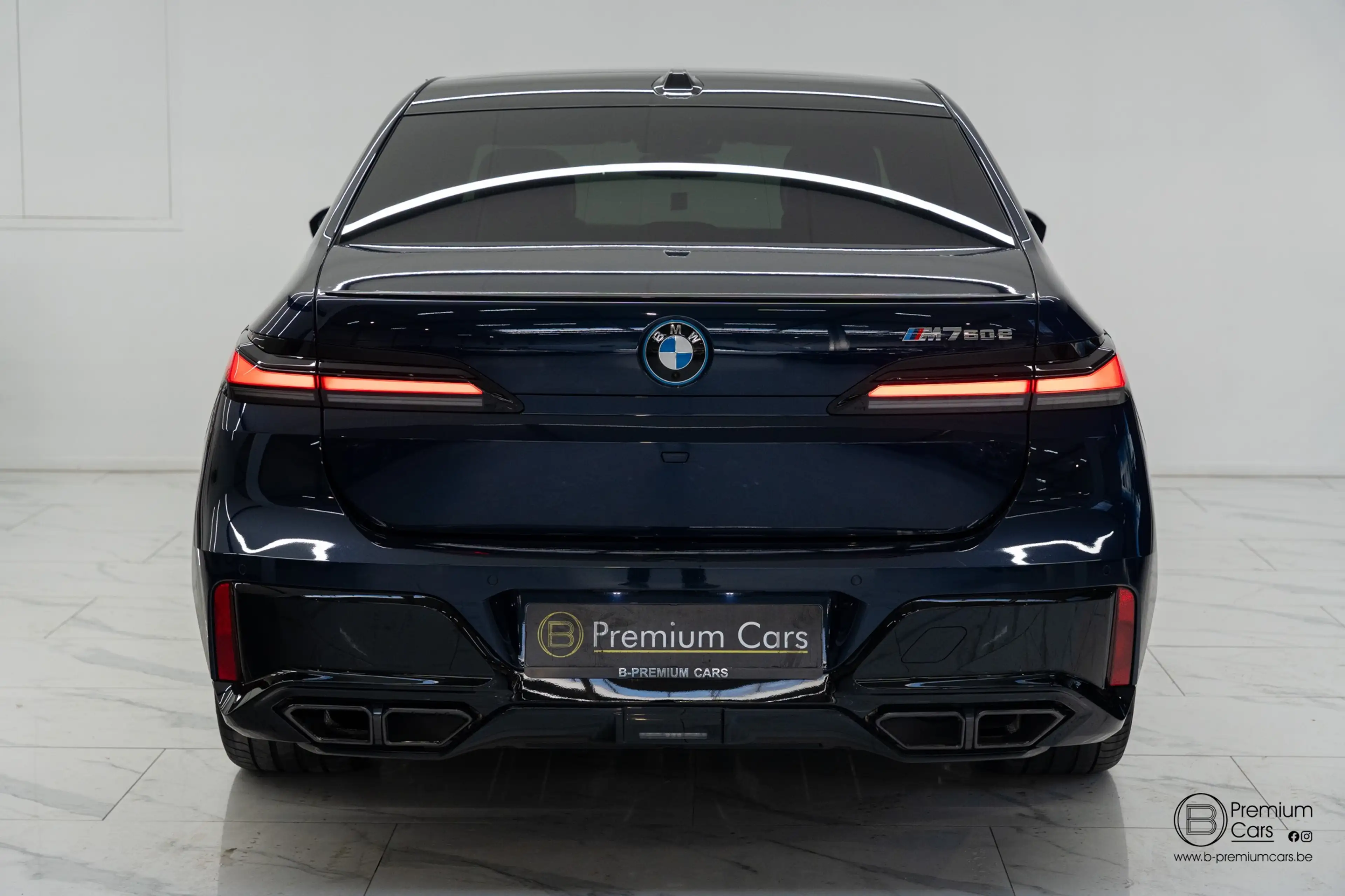 BMW 760 xDrive Individual! FULL OPTIONS! Black pack! — photo 16