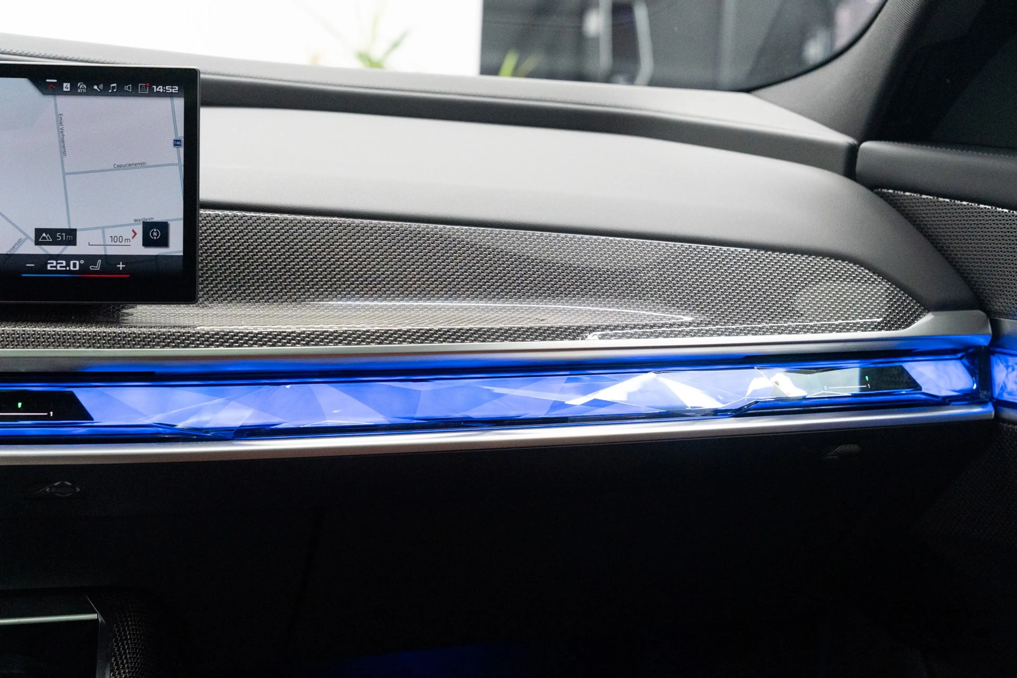 BMW 760 xDrive Individual! FULL OPTIONS! Black pack! — photo 28