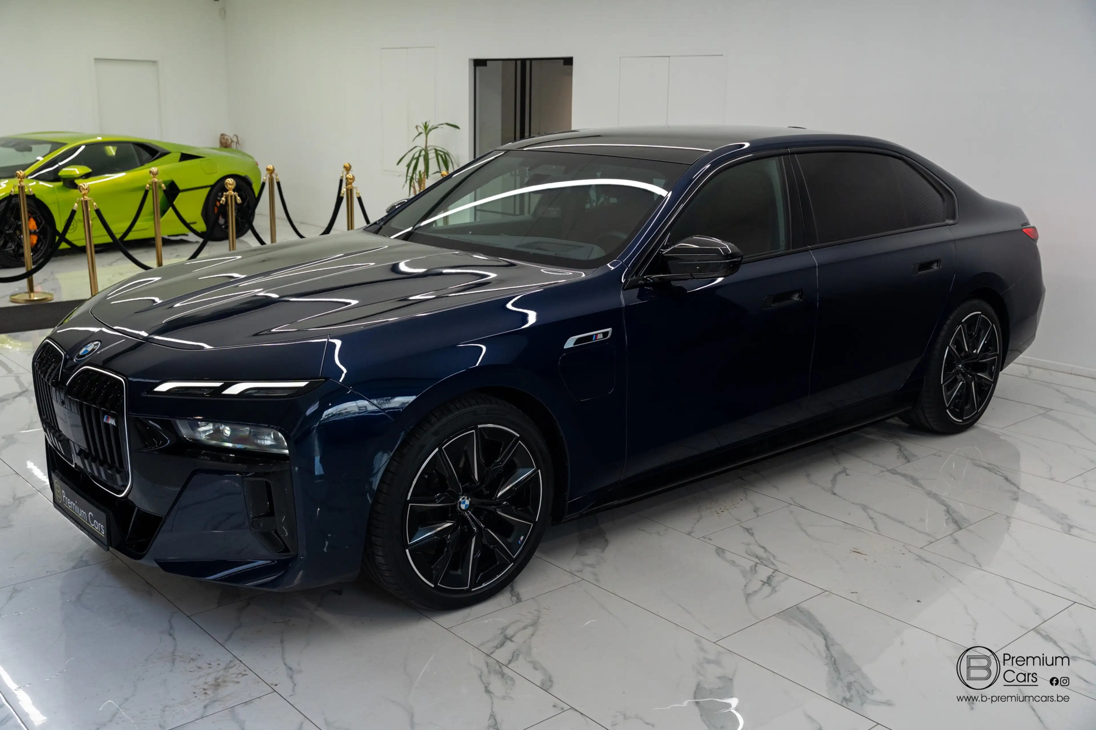 BMW 760 xDrive Individual! FULL OPTIONS! Black pack! — photo 4