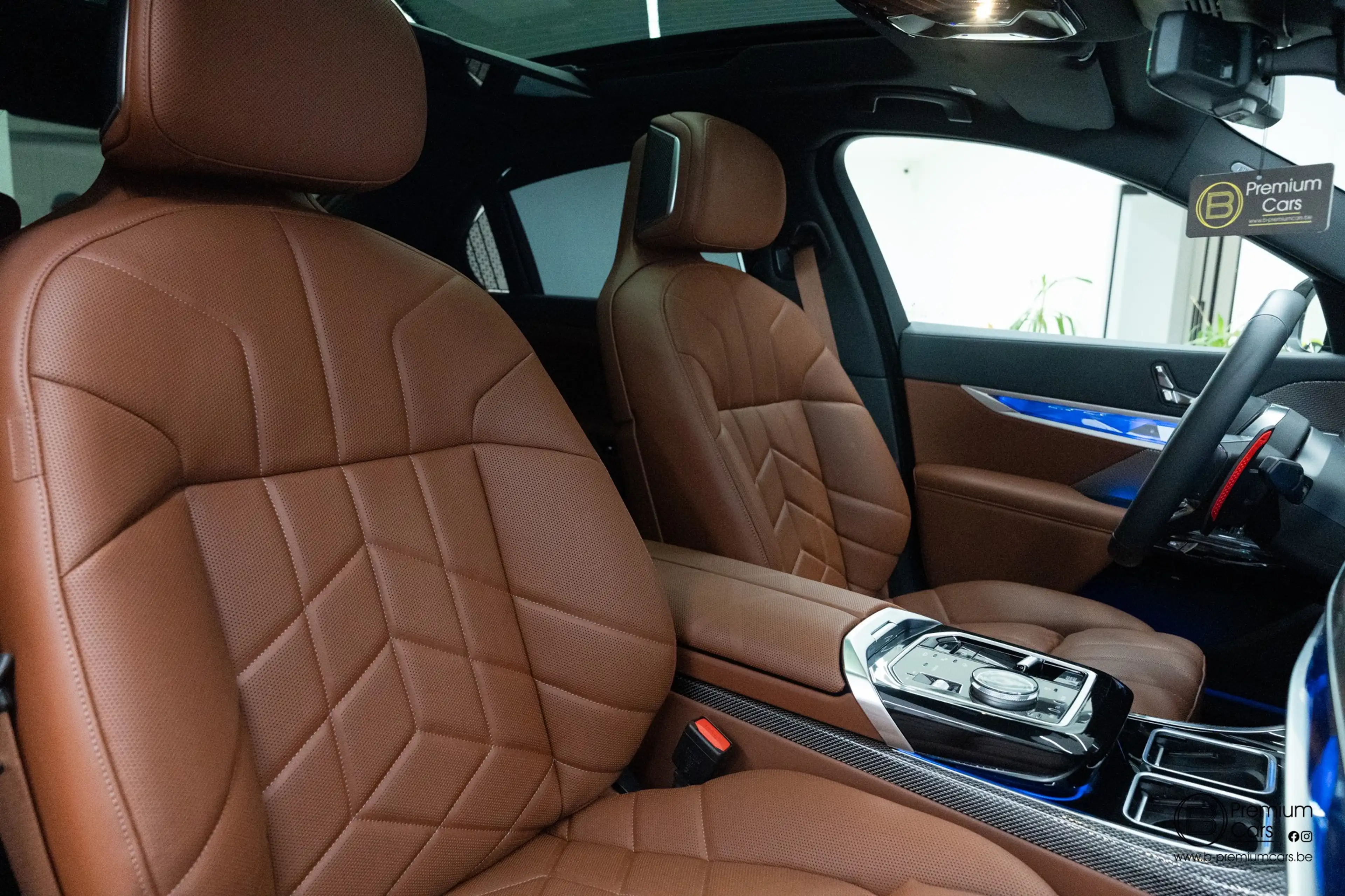 BMW 760 xDrive Individual! FULL OPTIONS! Black pack! — photo 31