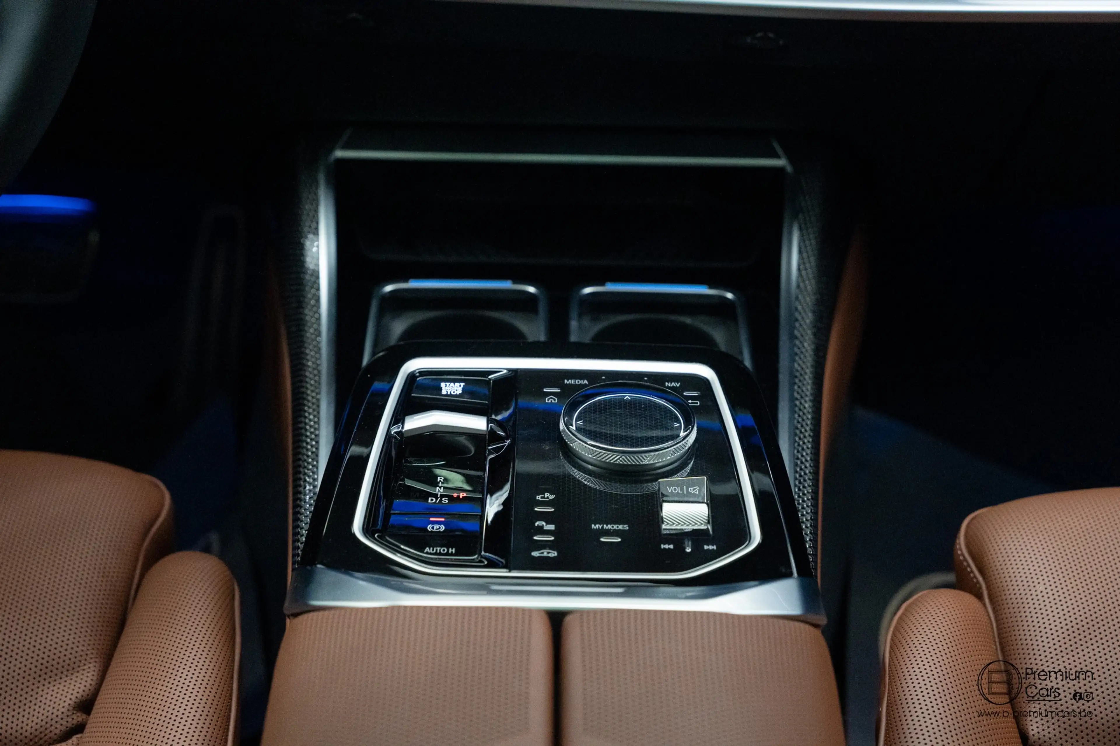 BMW 760 xDrive Individual! FULL OPTIONS! Black pack! — photo 27
