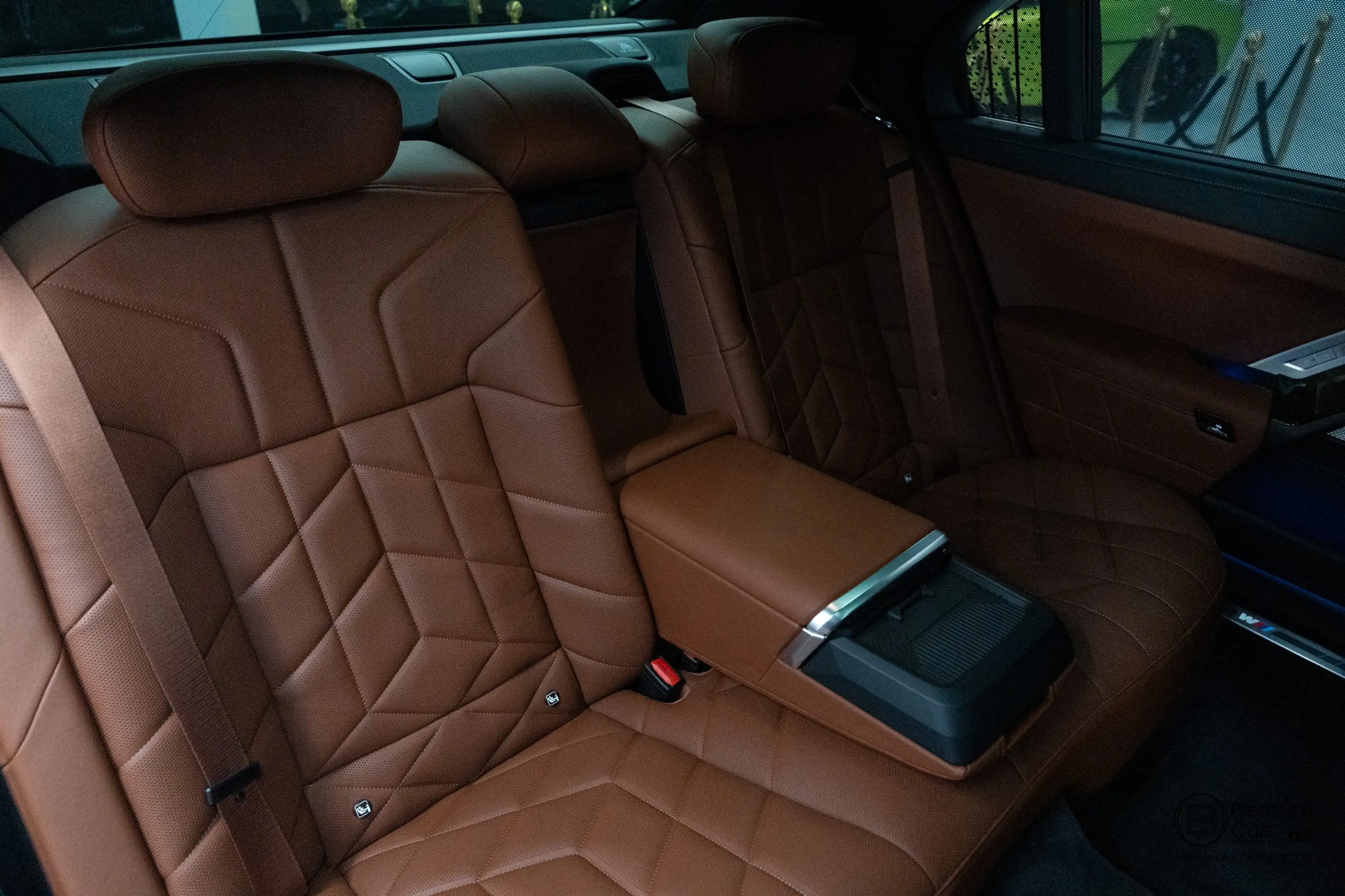 BMW 760 xDrive Individual! FULL OPTIONS! Black pack! — photo 30