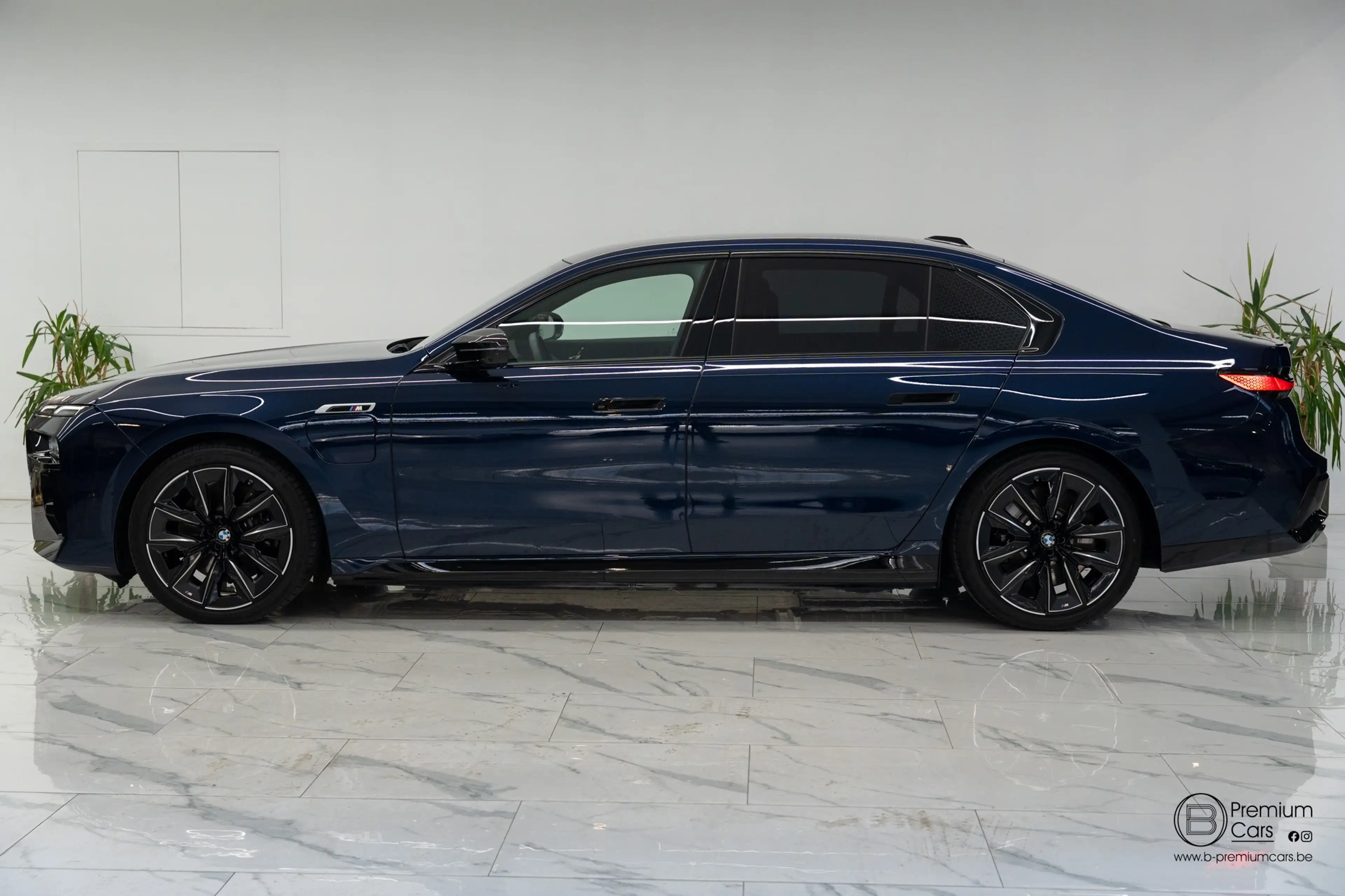 BMW 760 xDrive Individual! FULL OPTIONS! Black pack! — photo 9