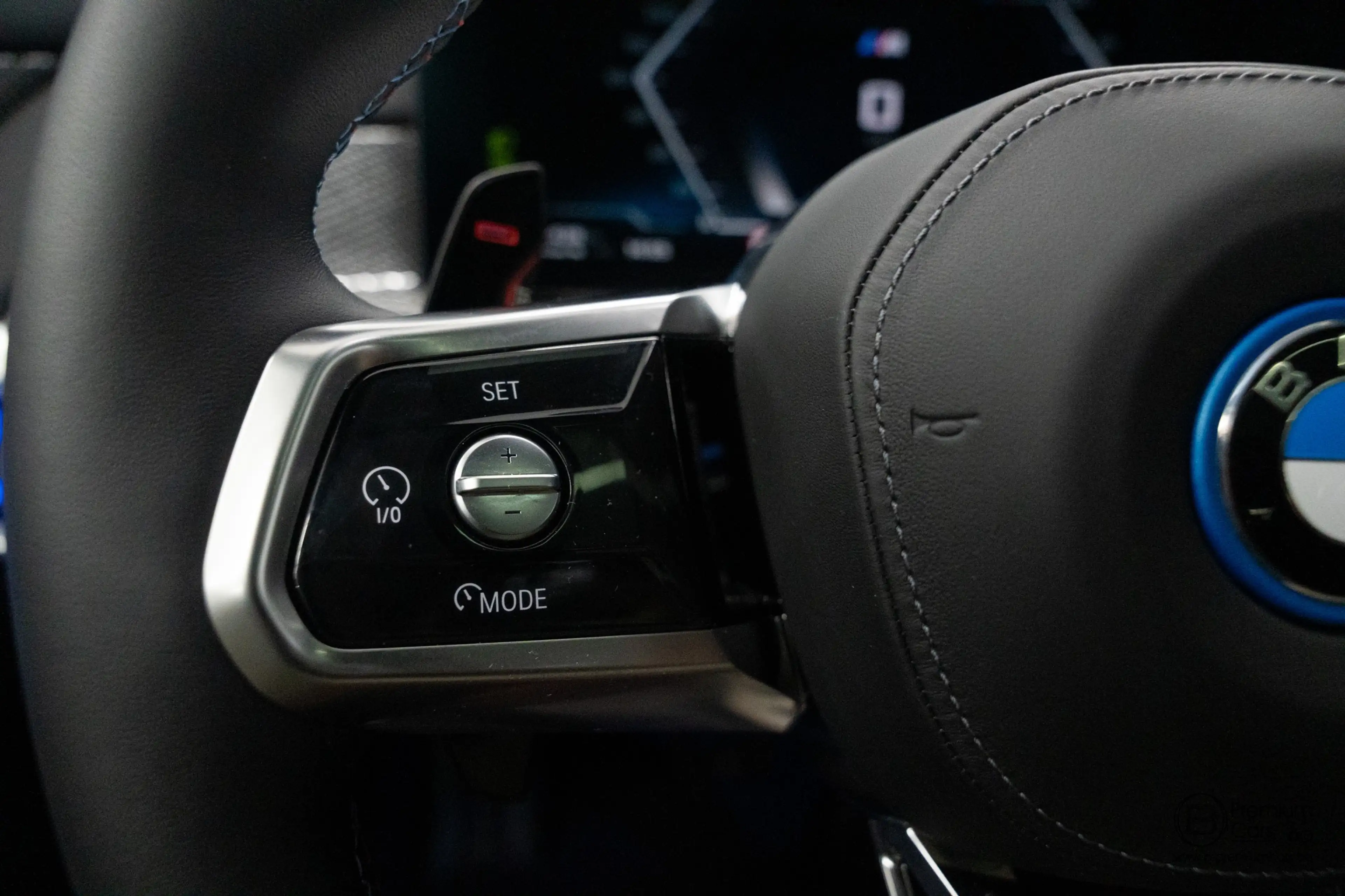 BMW 760 xDrive Individual! FULL OPTIONS! Black pack! — photo 34