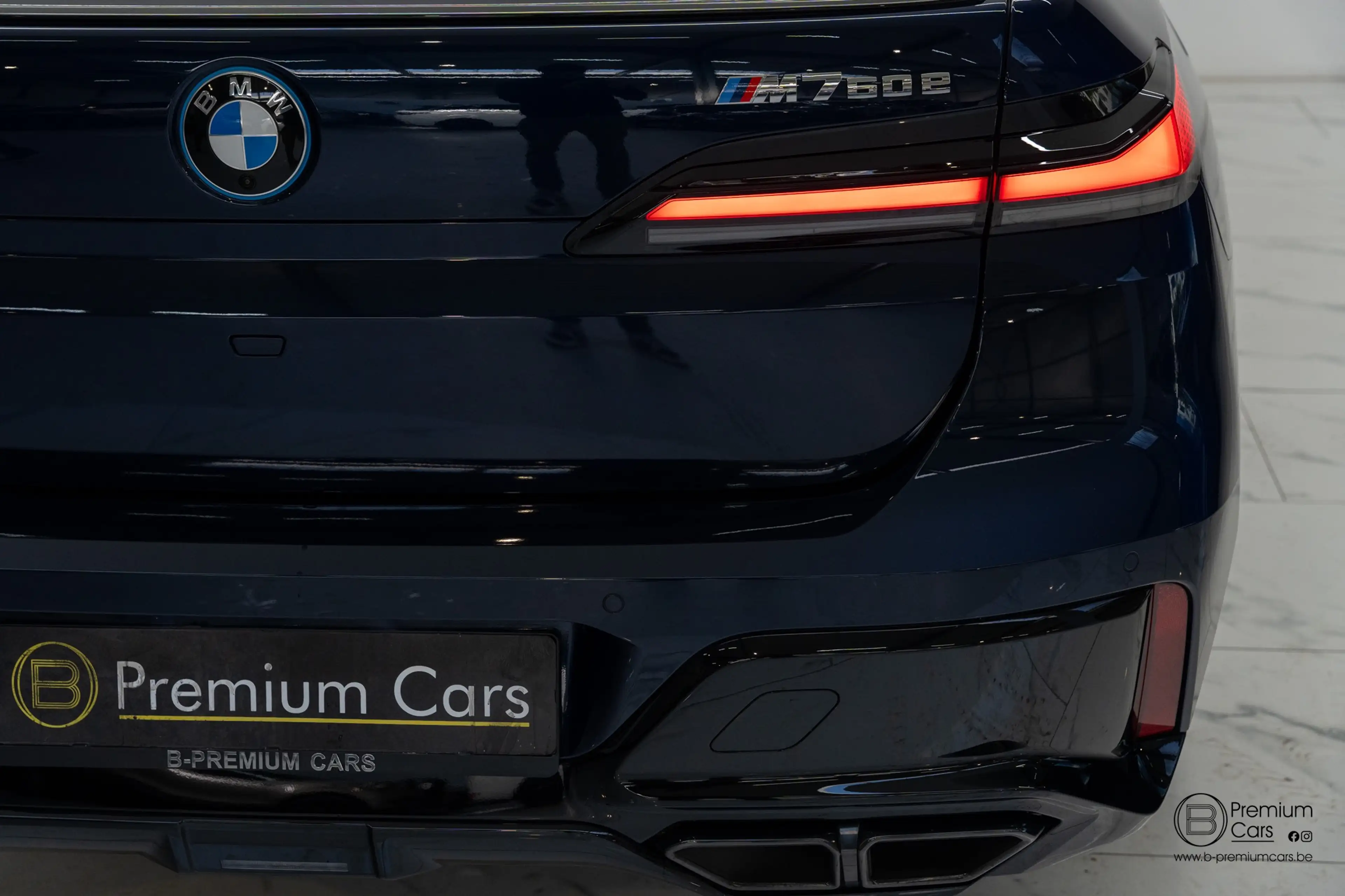 BMW 760 xDrive Individual! FULL OPTIONS! Black pack! — photo 17