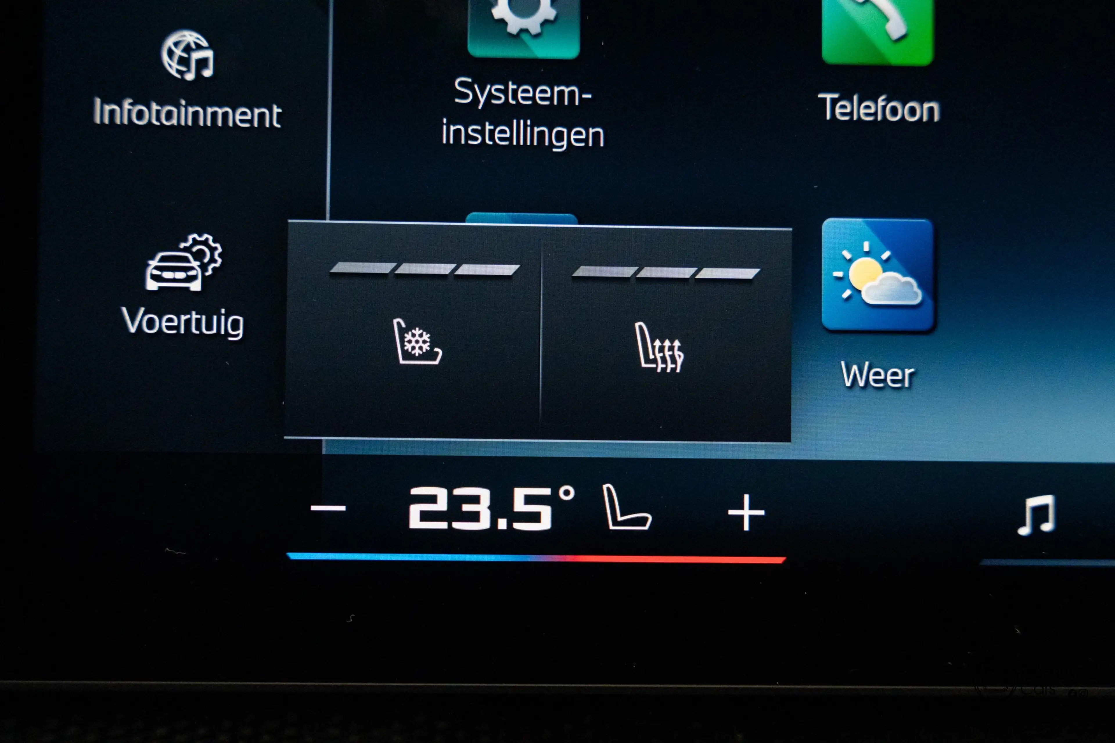 BMW 760 xDrive Individual! FULL OPTIONS! Black pack! — photo 46