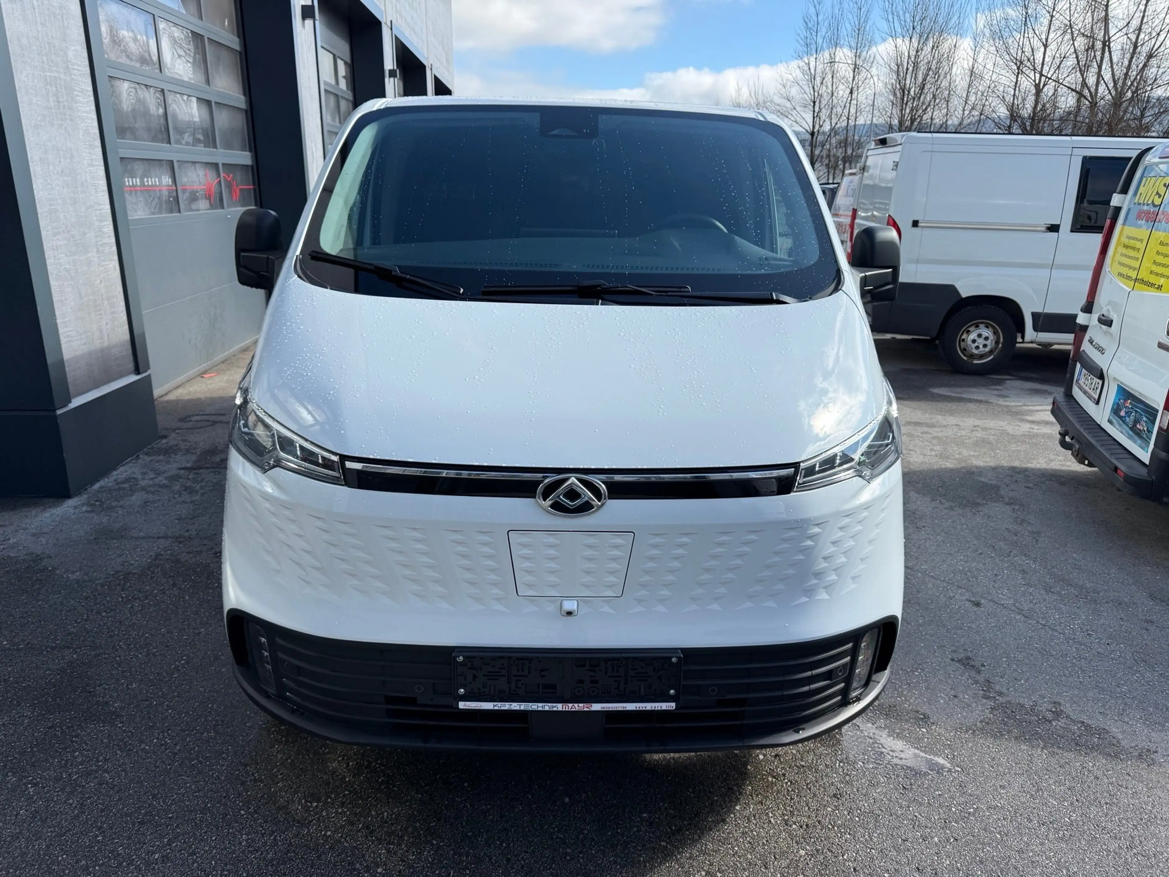 Maxus eDeliver 7 4x4 — photo 2