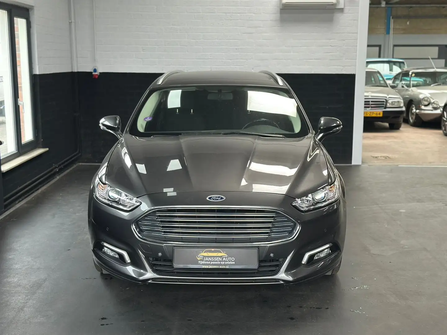 Ford Mondeo Wagon 1.5 | 1e eigenaar | Stoelverwarming | Winter Grijs - 2
