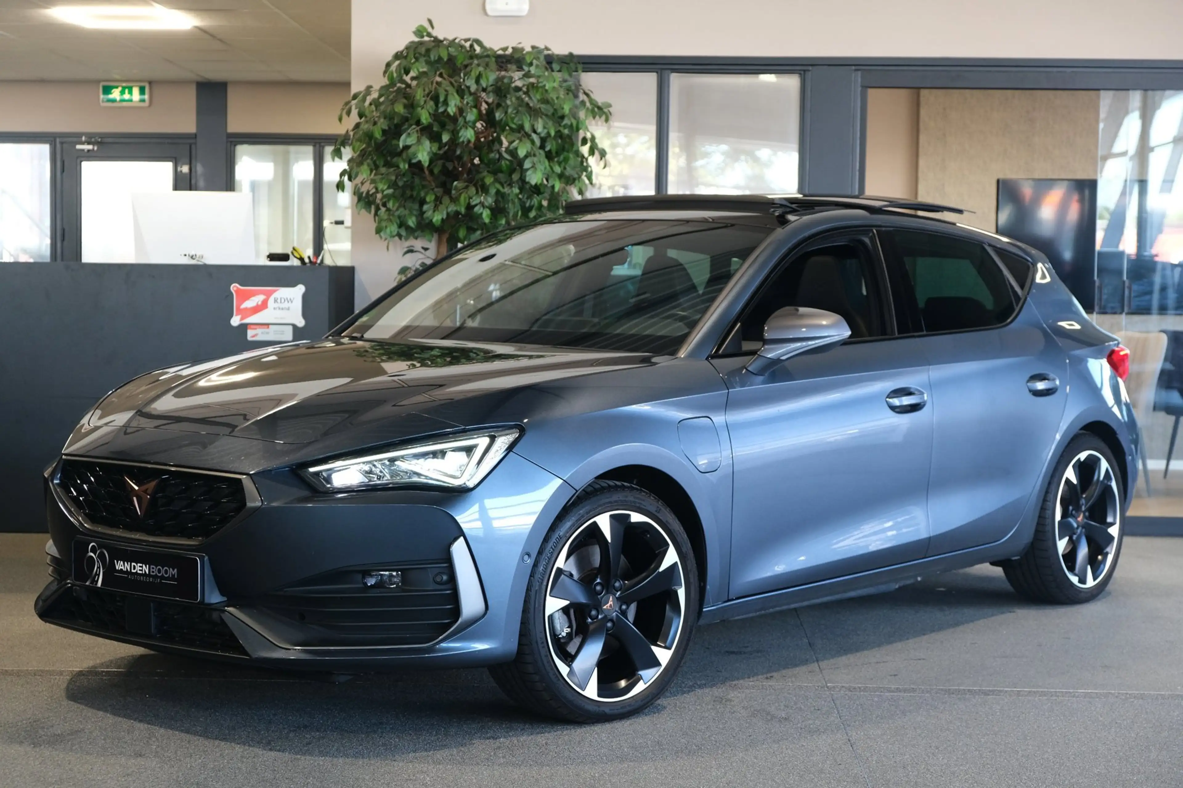 CUPRA Leon 1.4 e-Hybrid 204PK Pano Volleder Cam Led Navi ACC