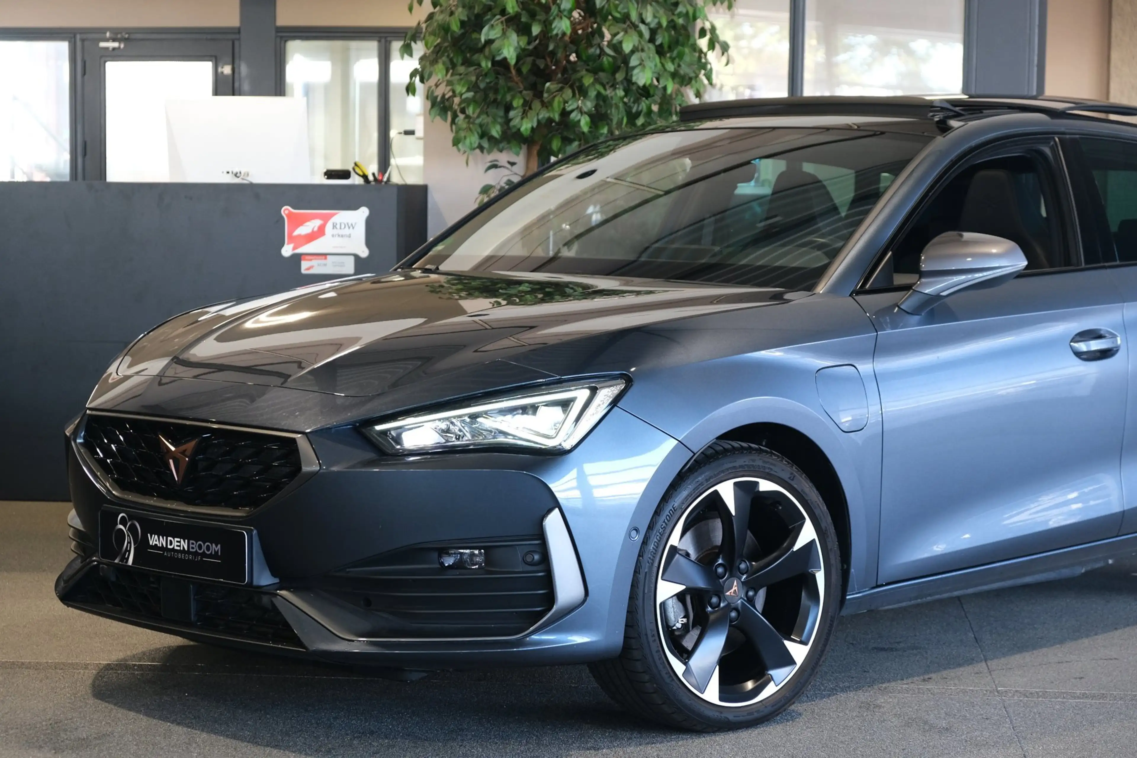 CUPRA Leon 1.4 e-Hybrid 204PK Pano Volleder Cam Led Navi ACC — photo 14