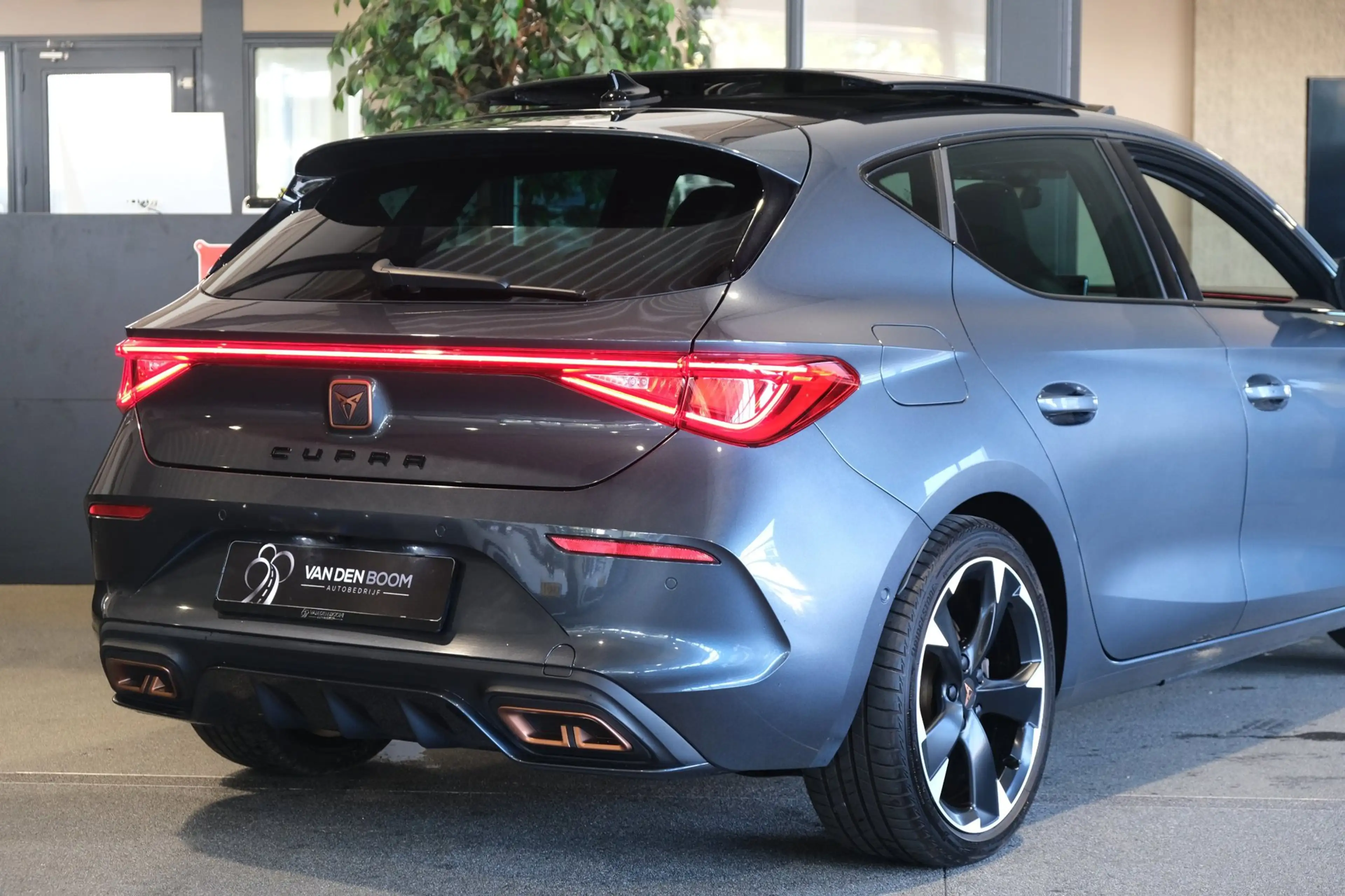 CUPRA Leon 1.4 e-Hybrid 204PK Pano Volleder Cam Led Navi ACC — photo 15