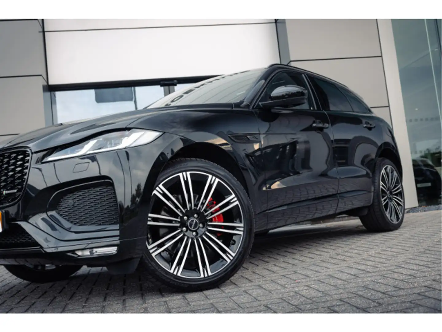 Jaguar F-Pace P400e PHEV Lim Ed R-Dynamic SE | 22 Inch | Pano | Zwart - 2