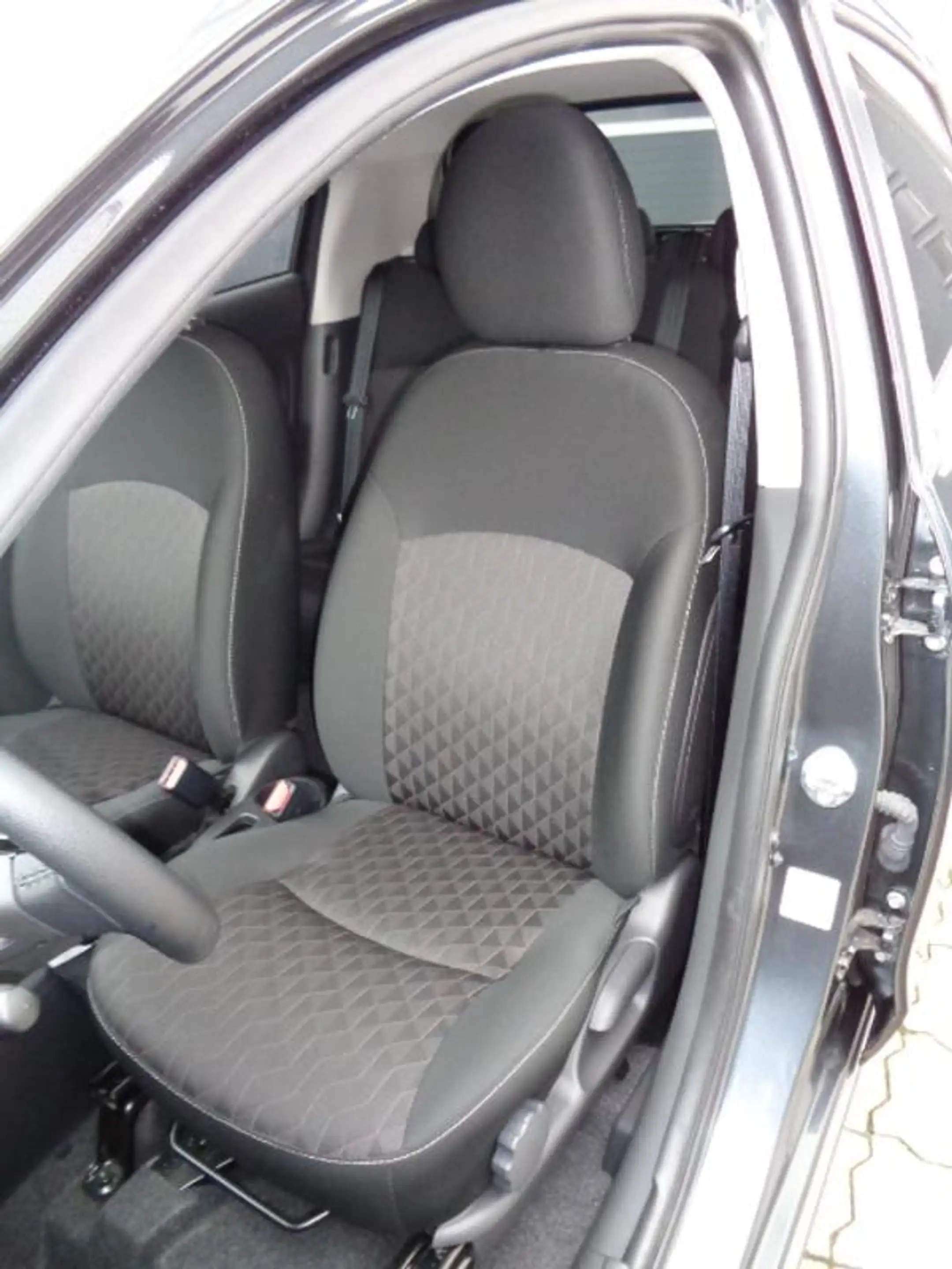 Mitsubishi Space Star Select+ 1.2 MIVEC ClearTec CVT-Autom. — photo 7