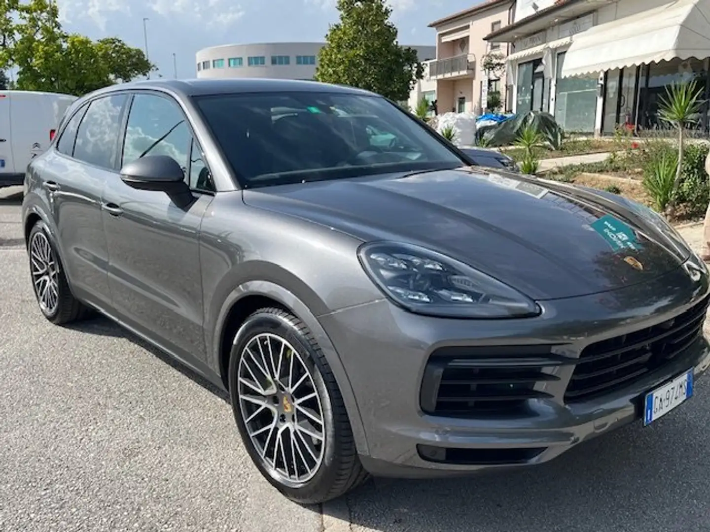 Porsche Cayenne Cayenne III 3.0 ehybrid tiptronic Porsche Approved Gris - 1