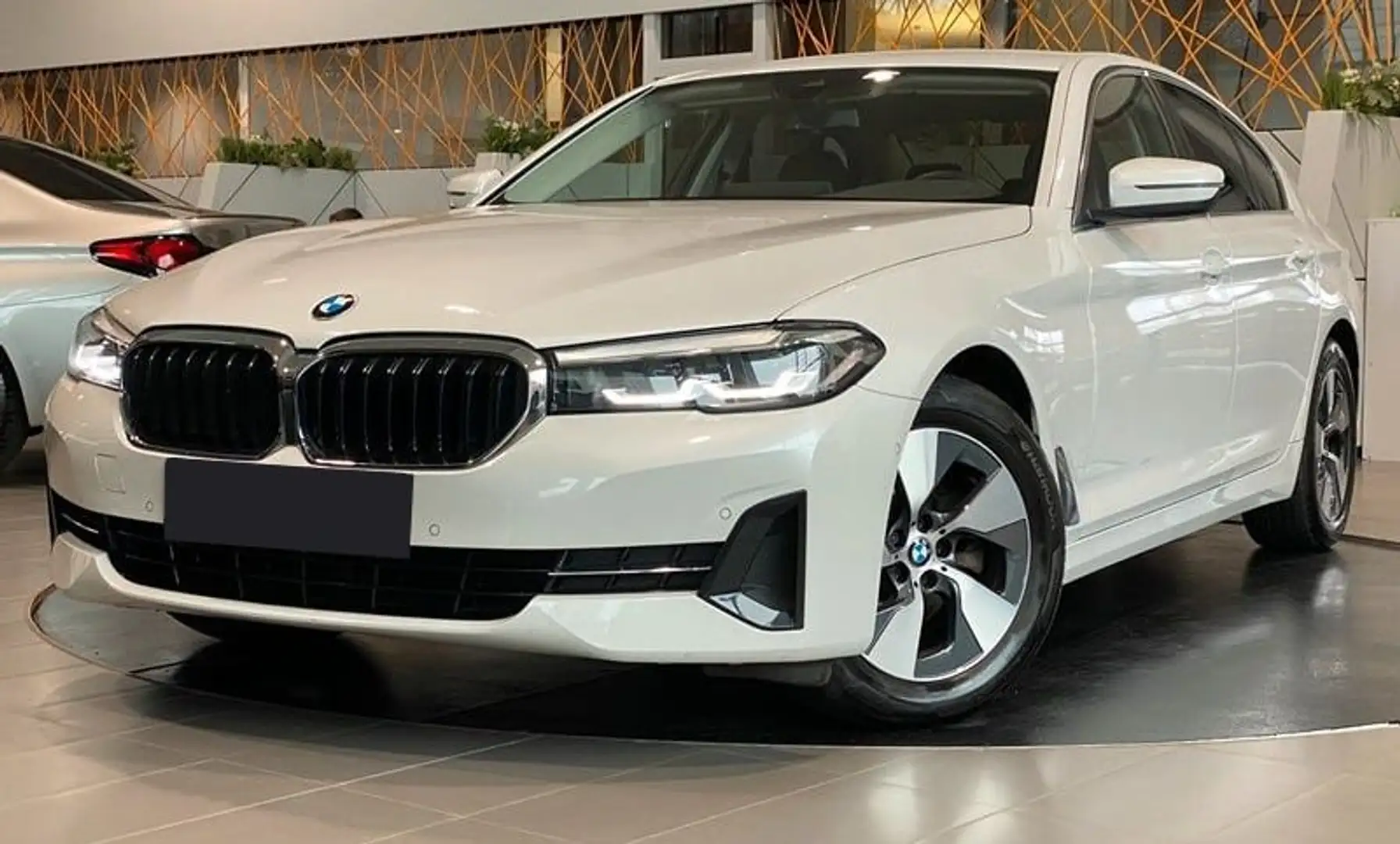 BMW 520 d 48V xDrive Business Bianco - 2