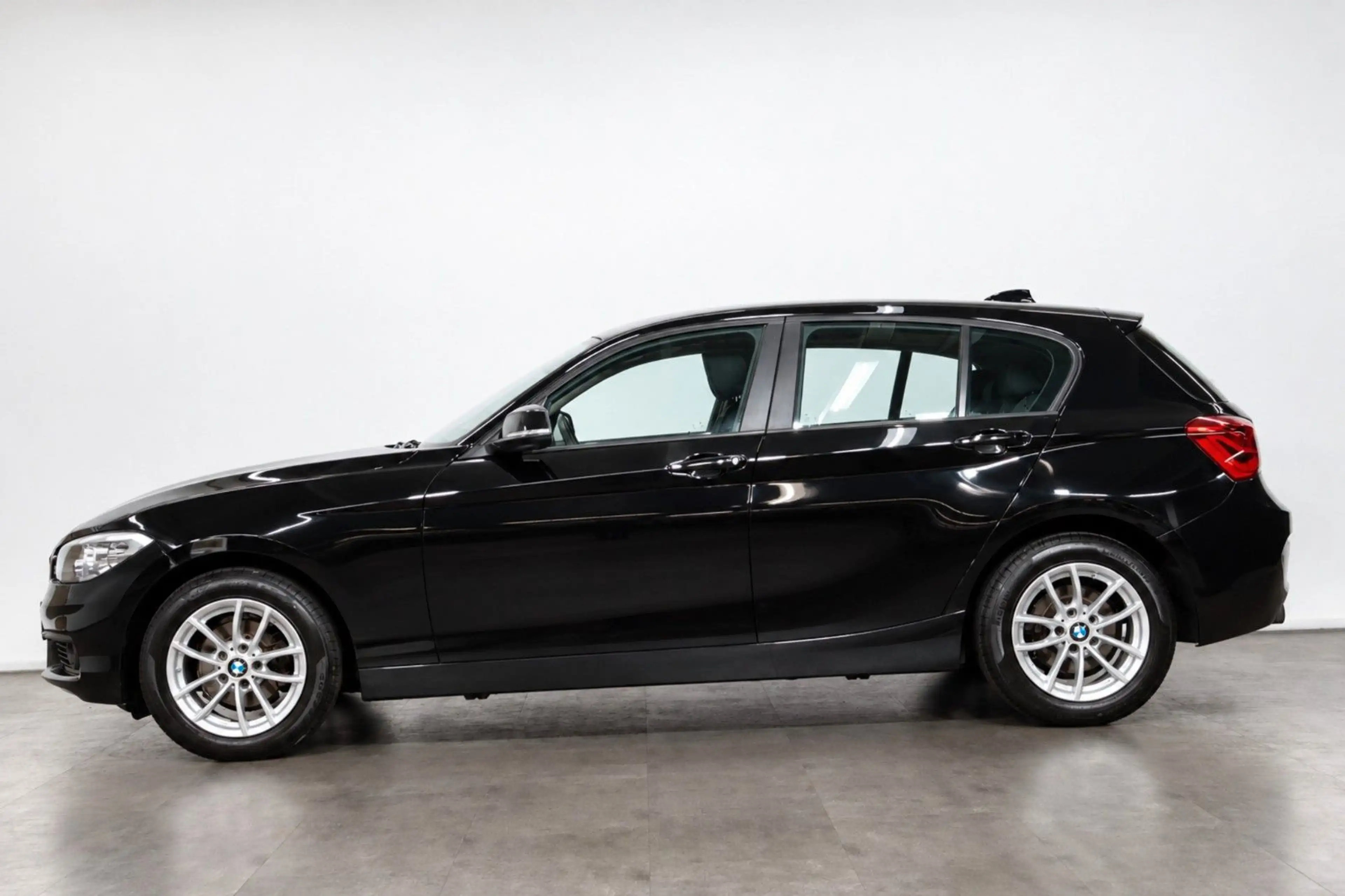BMW 116 i Lim. 5-trg Advantage*SITZHEIZUNG*PDC*LED*AC — photo 9