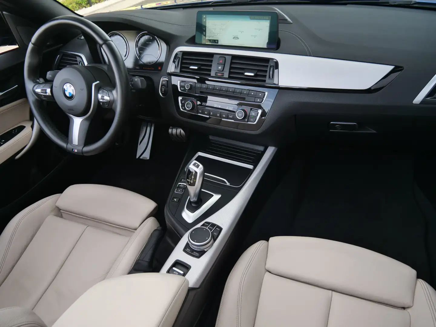 BMW 220 2-serie Cabrio 220i High Executive 184pk Automaat Blauw - 2