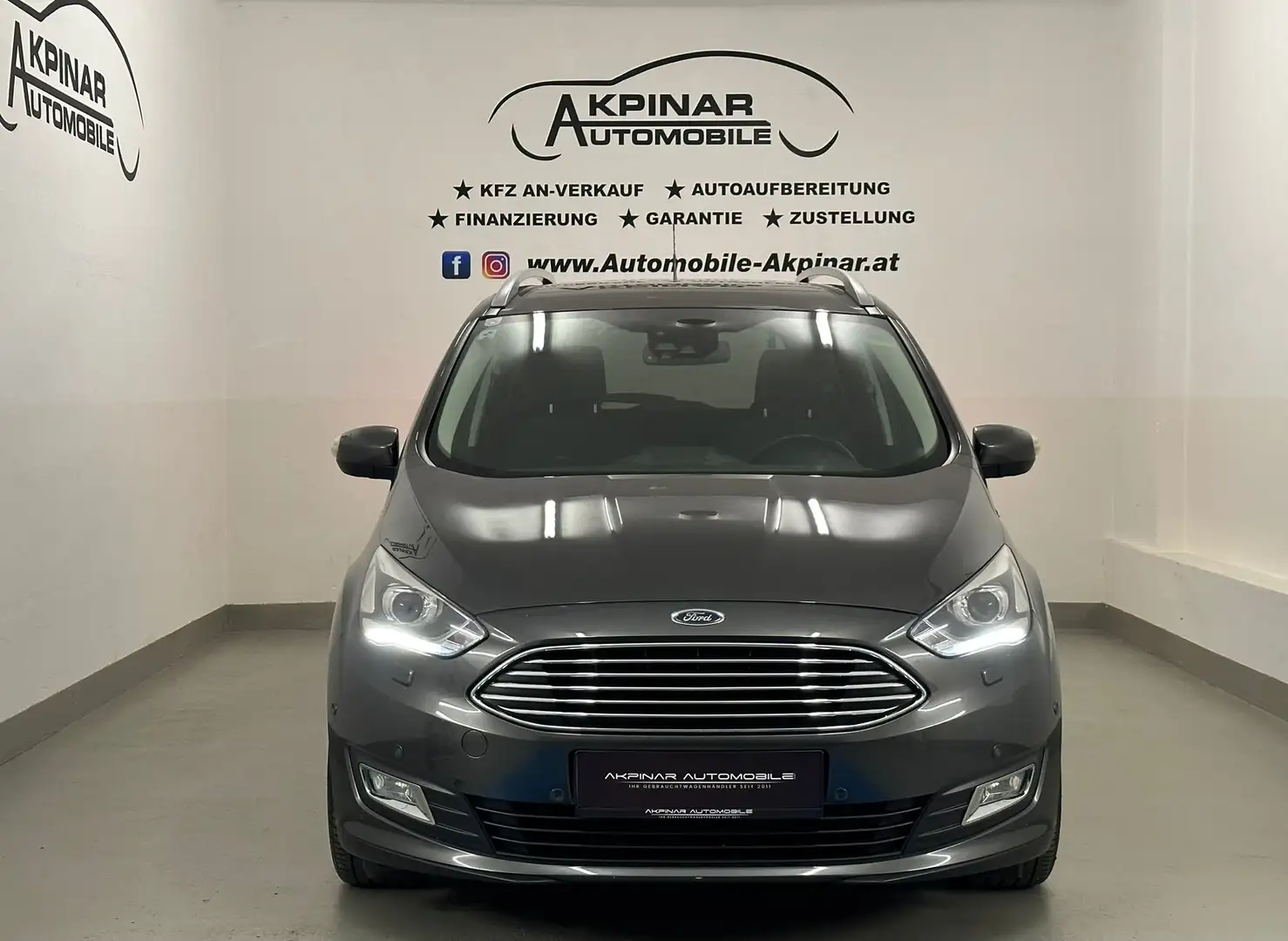 Ford Grand C-Max Titanium 1.5 TDCI  NAVI - AHK - SHZ Grau - 2