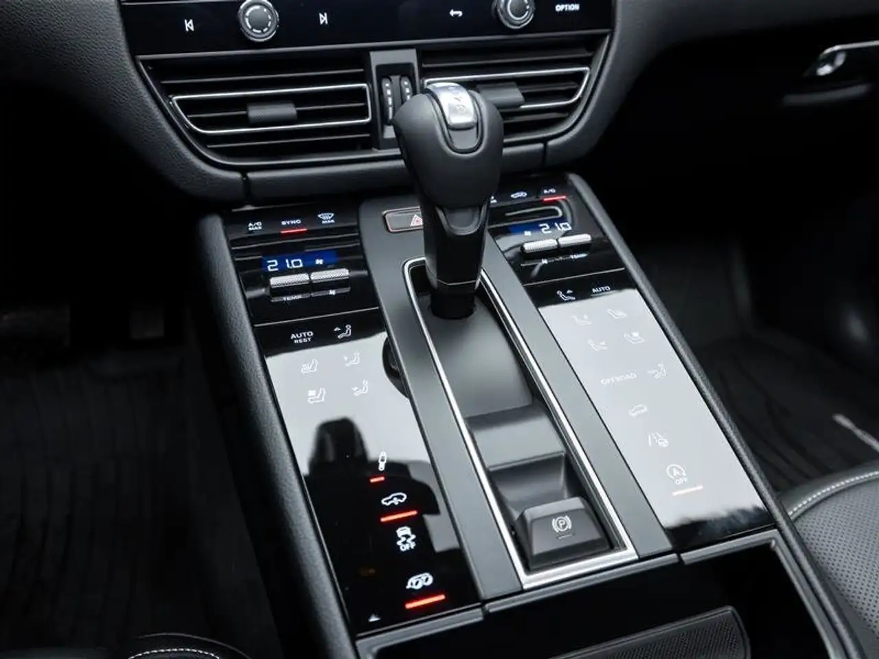 Porsche Macan снимка Porsche Macan