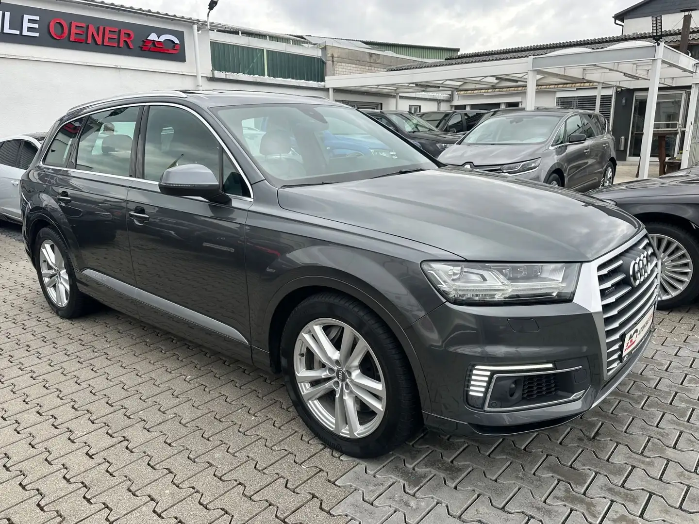 Audi Q7 3.0 TDI quattro*S-Line*Pano*Matrix*Virtual* Grijs - 2