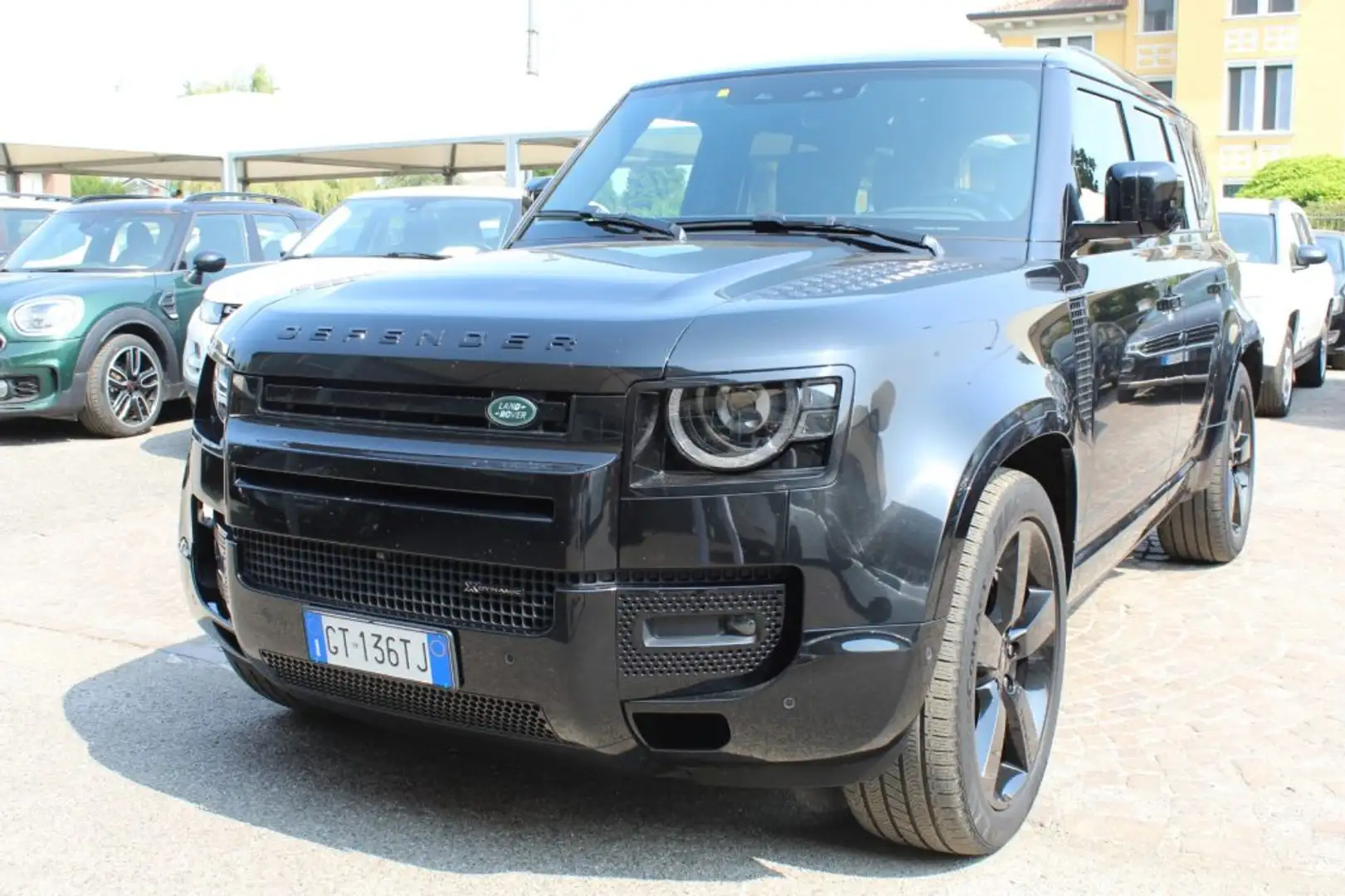 Land Rover Defender 110 3.0D 250CV AWD X-Dynamic HSE 7 POSTI Zwart - 1