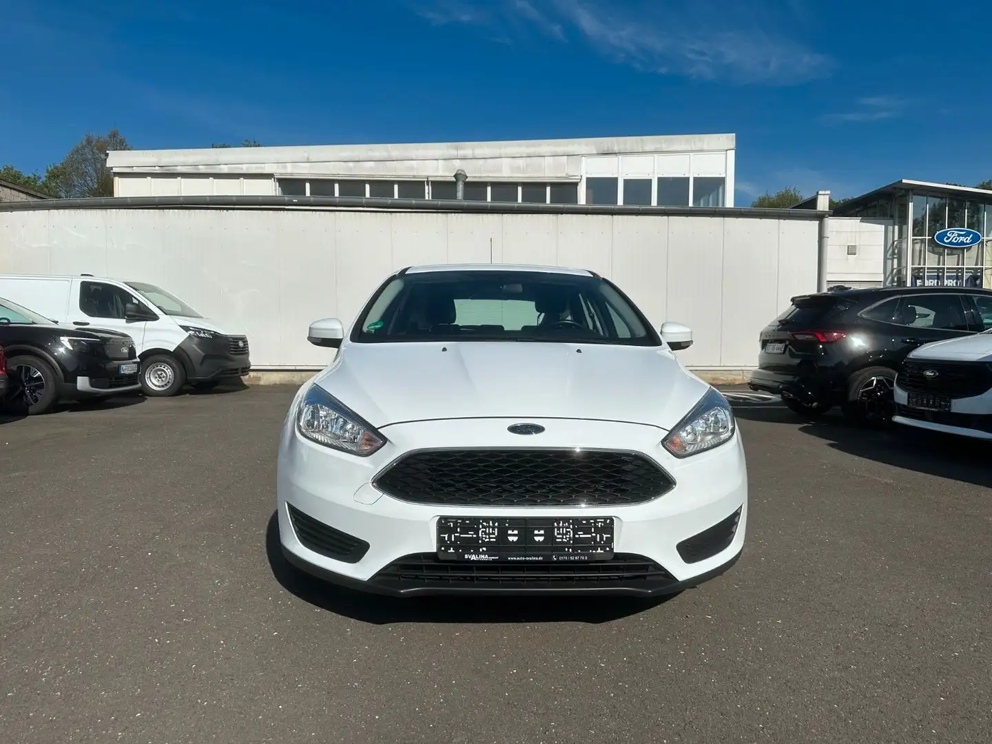 Ford Focus Lim. Trend Weiß - 2