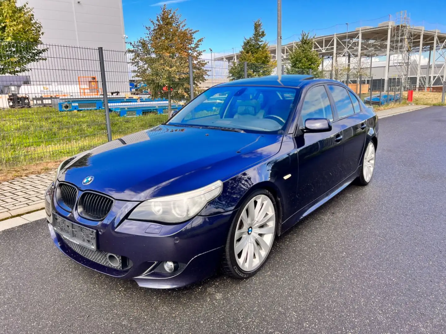 BMW 535 d M PAKET 20" Zoll*KOMFORTSITZ*S-DACH*SEITENR Blauw - 2