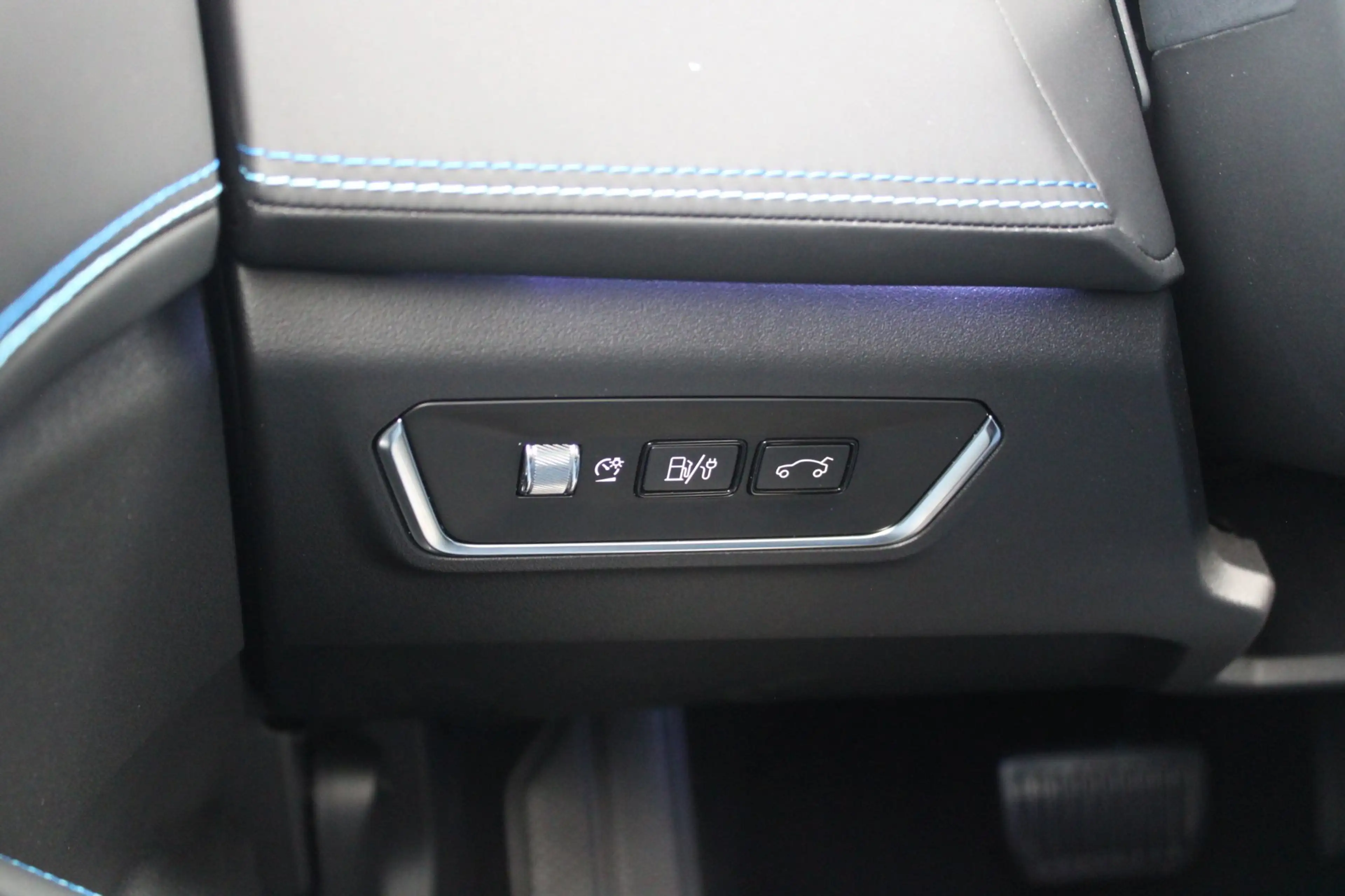 Lynk & Co 01 1.5 PHEV | Trekhaak | Black Pack | Pano | Stuurver — photo 30