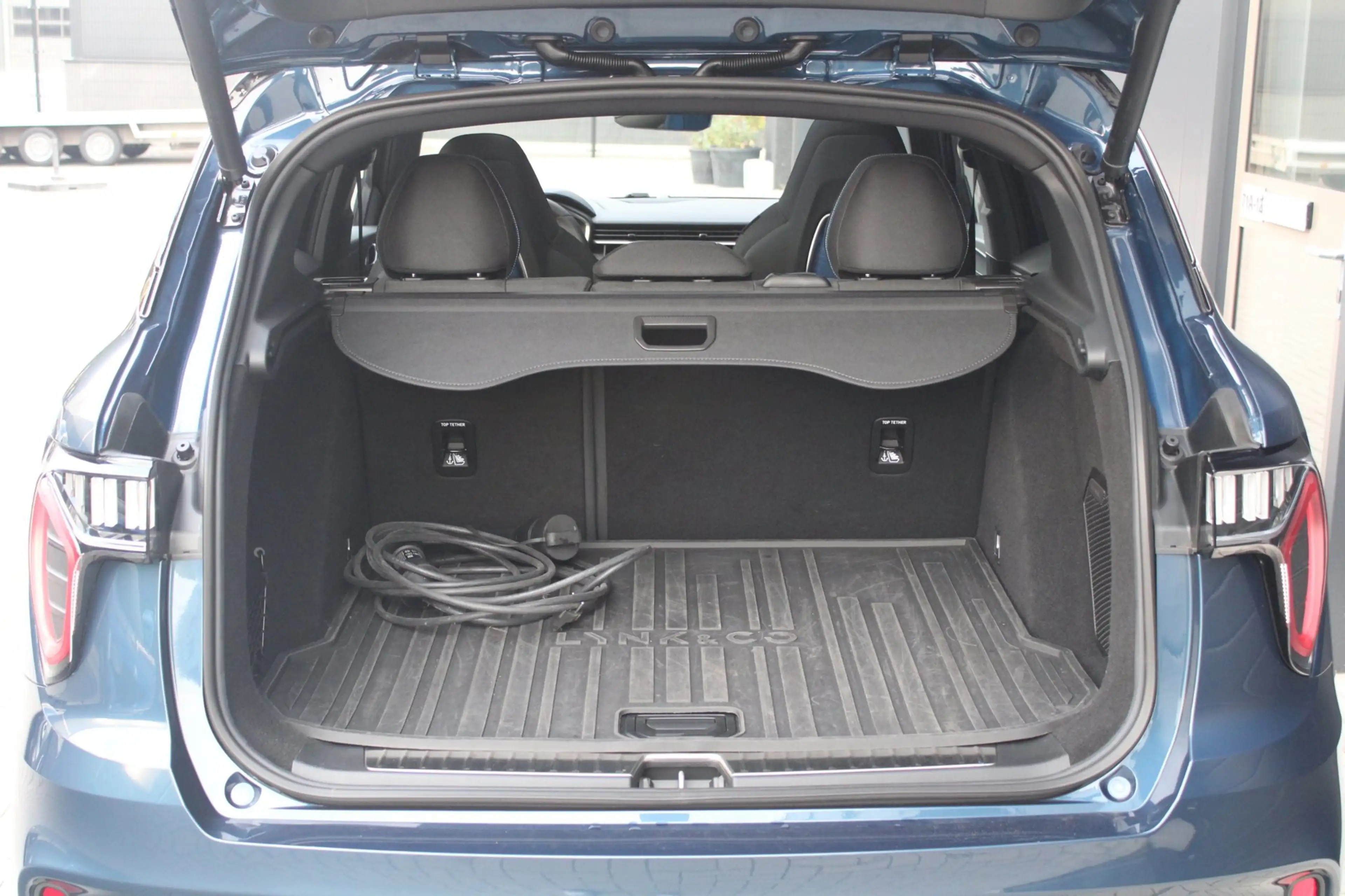 Lynk & Co 01 1.5 PHEV | Trekhaak | Black Pack | Pano | Stuurver — photo 23