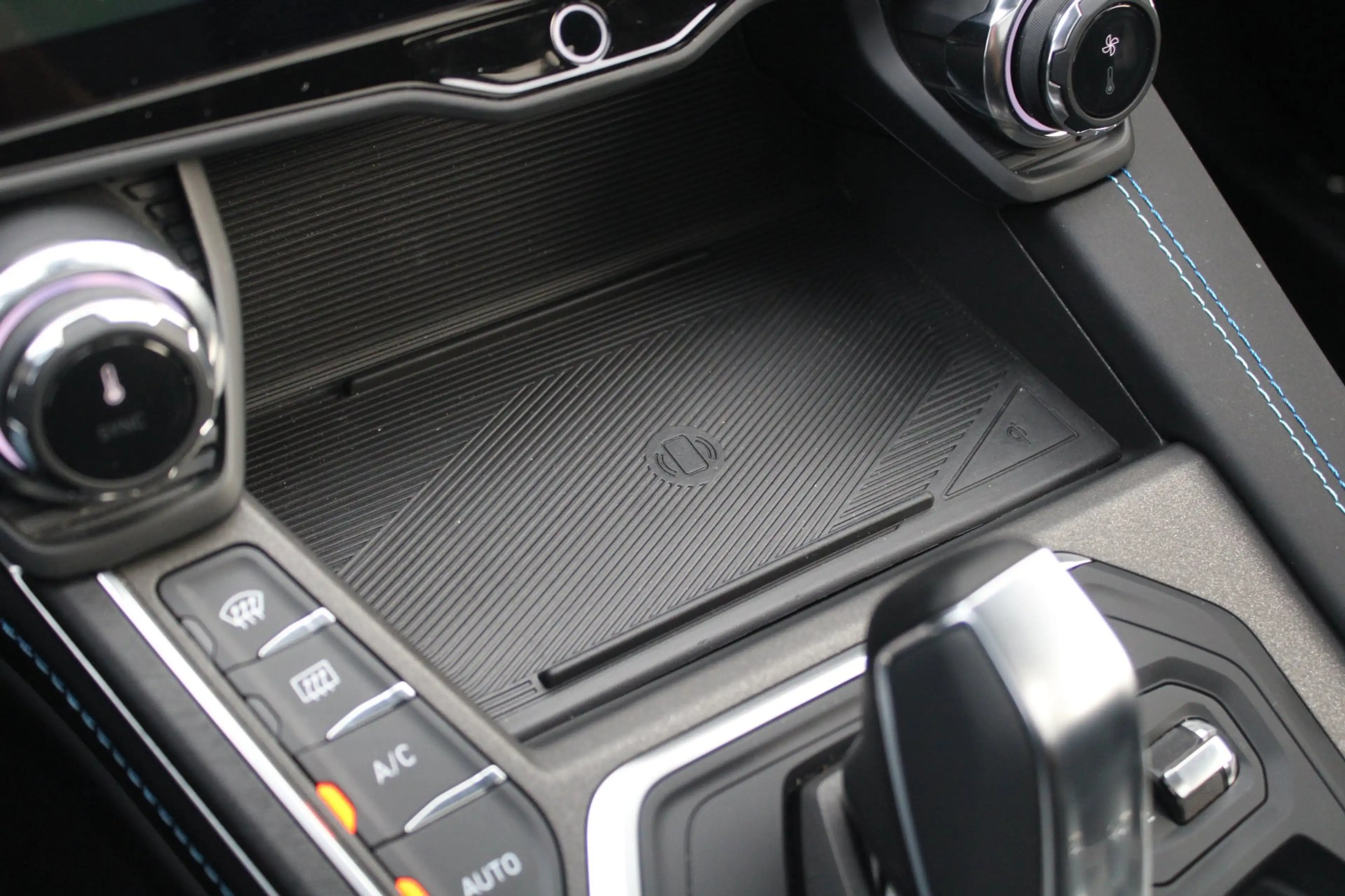 Lynk & Co 01 1.5 PHEV | Trekhaak | Black Pack | Pano | Stuurver — photo 26