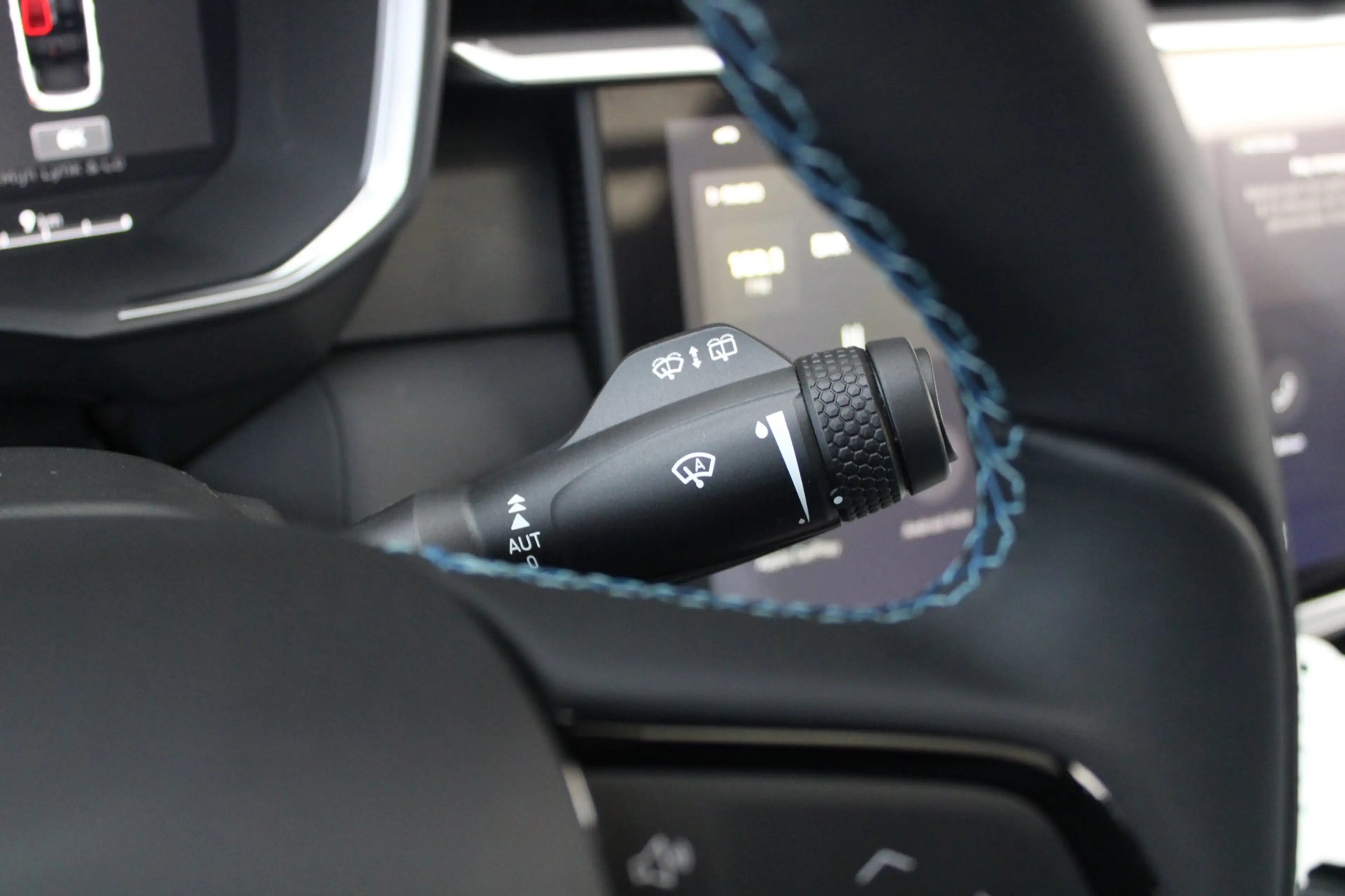 Lynk & Co 01 1.5 PHEV | Trekhaak | Black Pack | Pano | Stuurver — photo 17